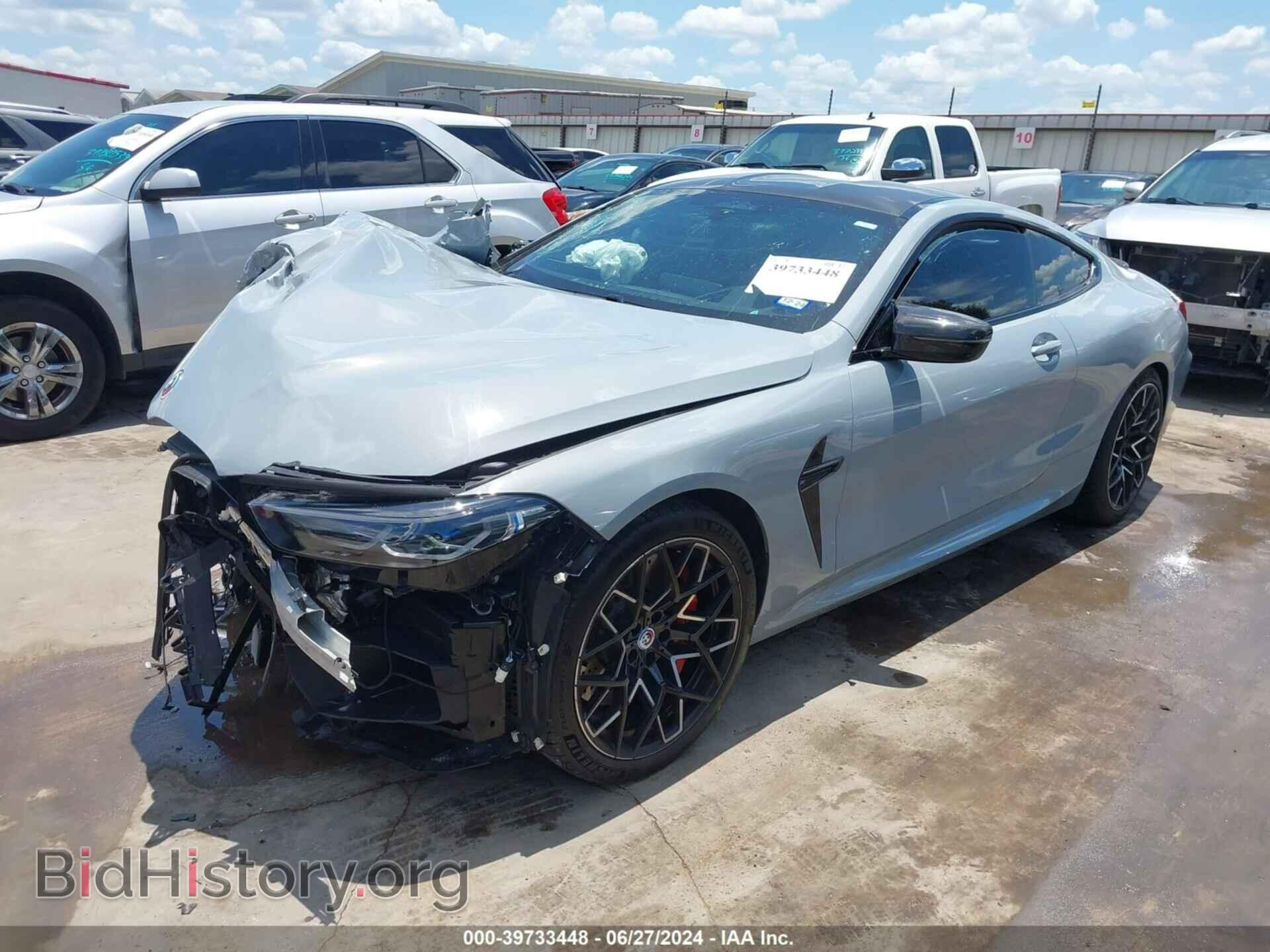 2023 BMW M8 - VIN: WBSAE0C0XPCK89116 - Фото 2