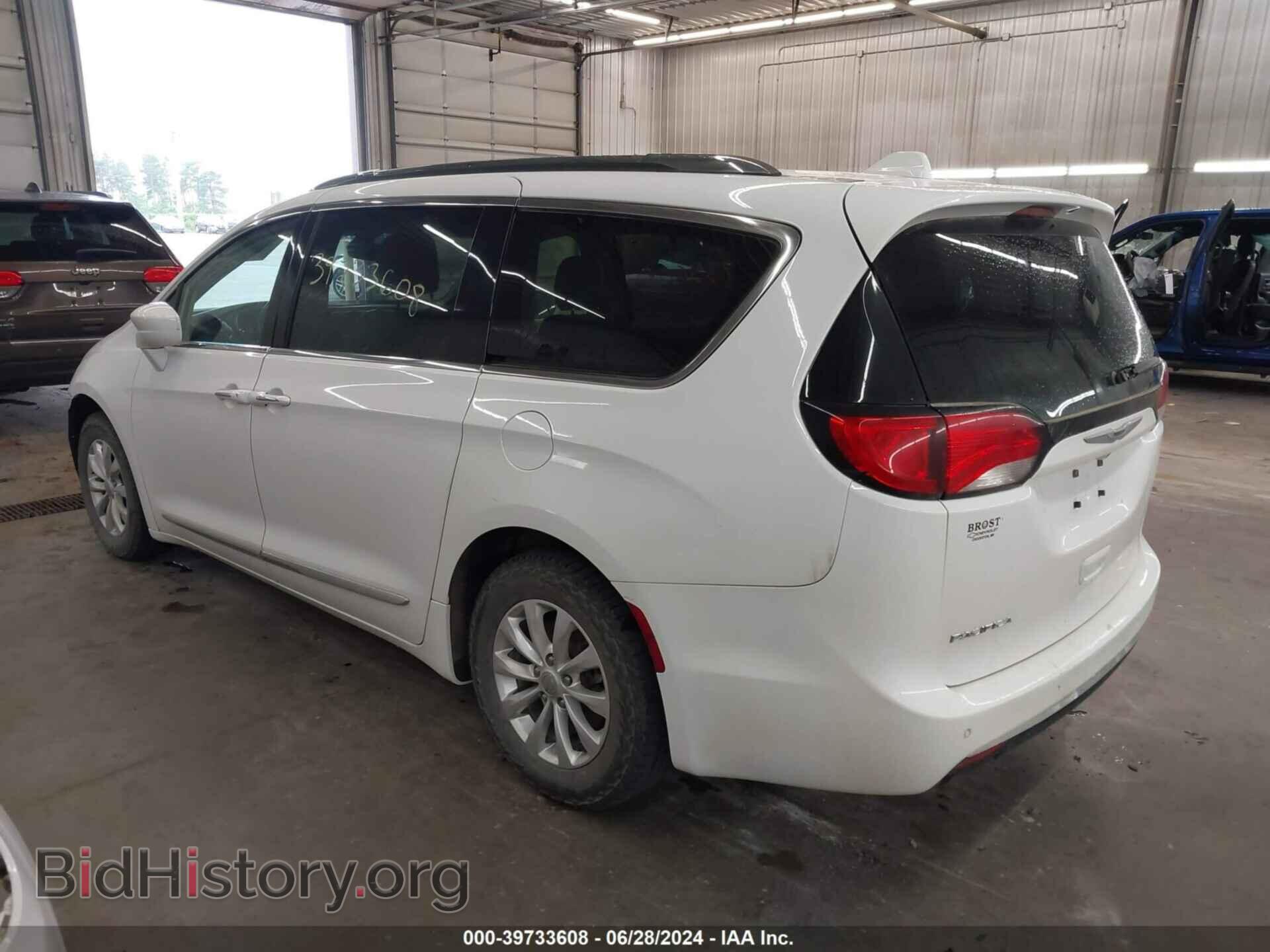 2019 CHRYSLER PACIFICA - VIN: 2C4RC1BG8KR560324 - Фото 3