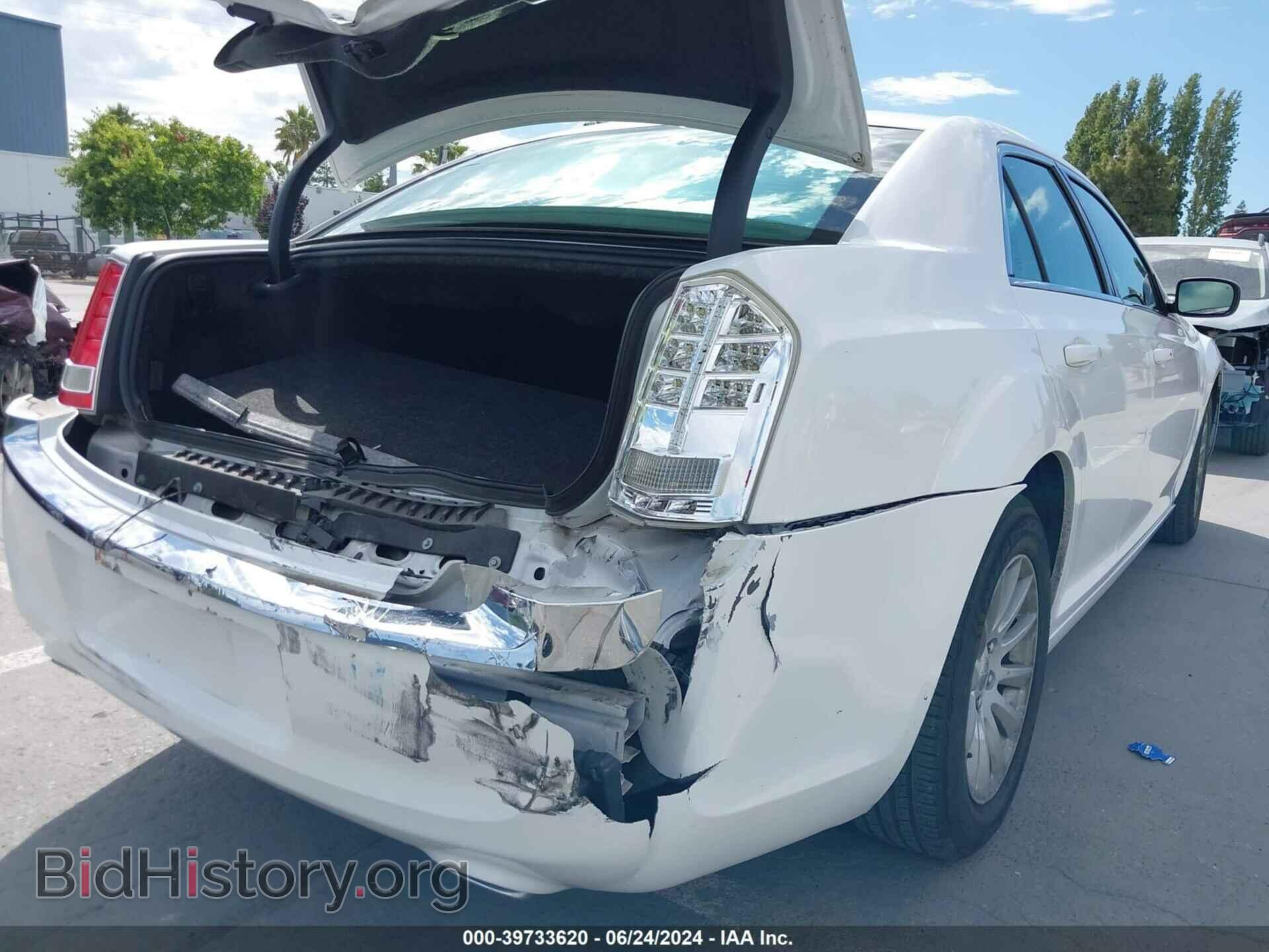 2014 CHRYSLER 300 - VIN: 2C3CCAAG2EH337038 - Фото 6