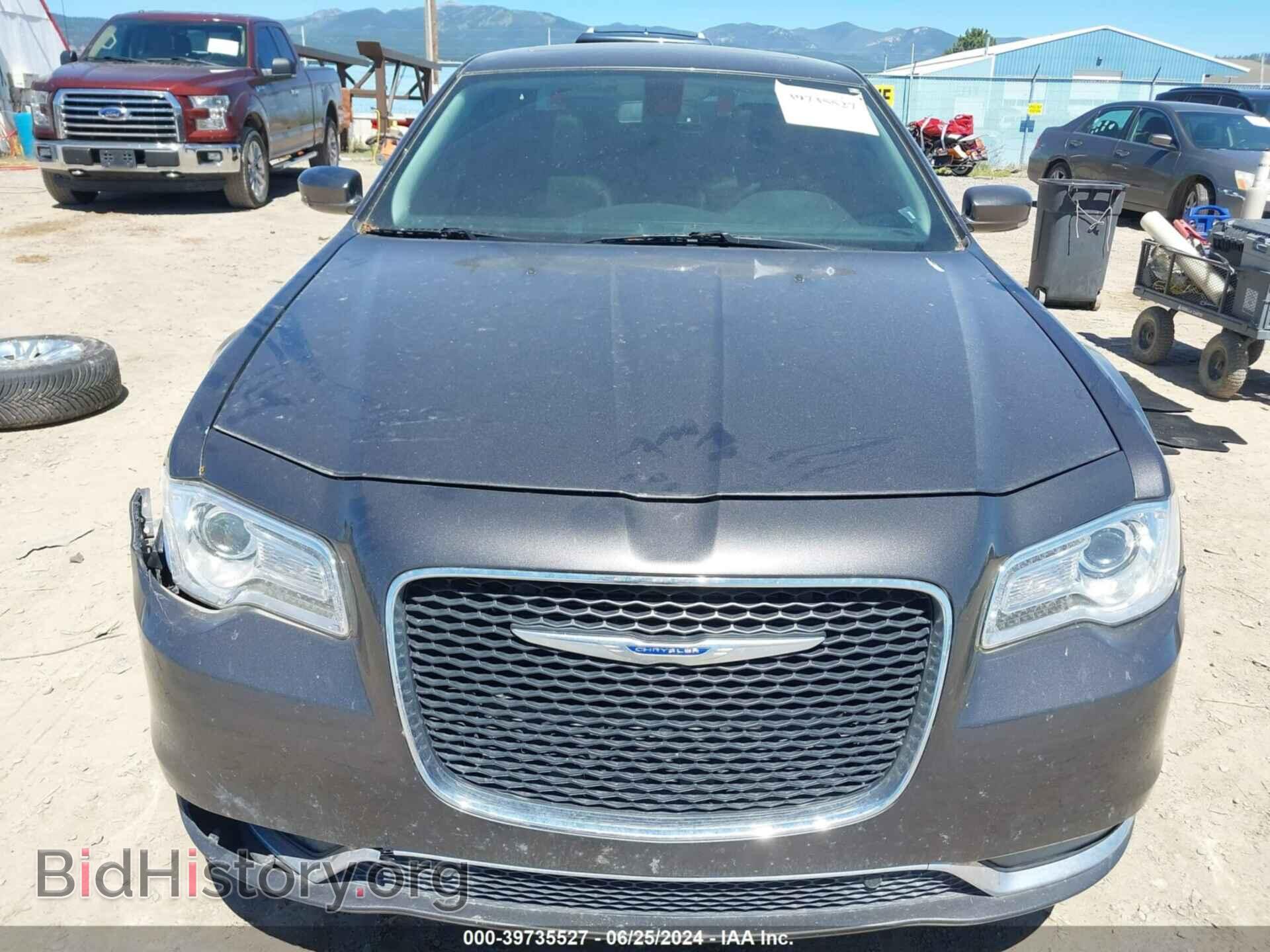 2018 CHRYSLER 300 - VIN: 2C3CCAAG2JH308231 - Фото 13