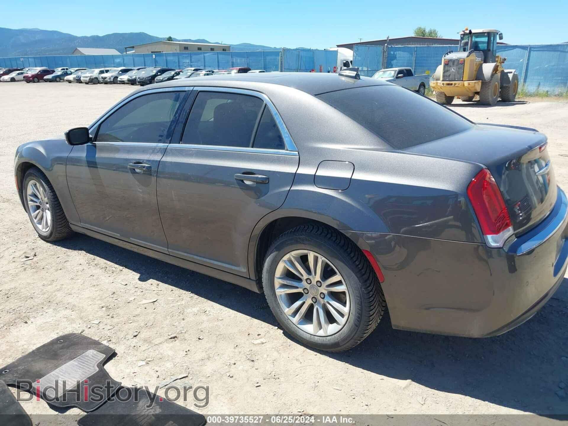 2018 CHRYSLER 300 - VIN: 2C3CCAAG2JH308231 - Фото 3