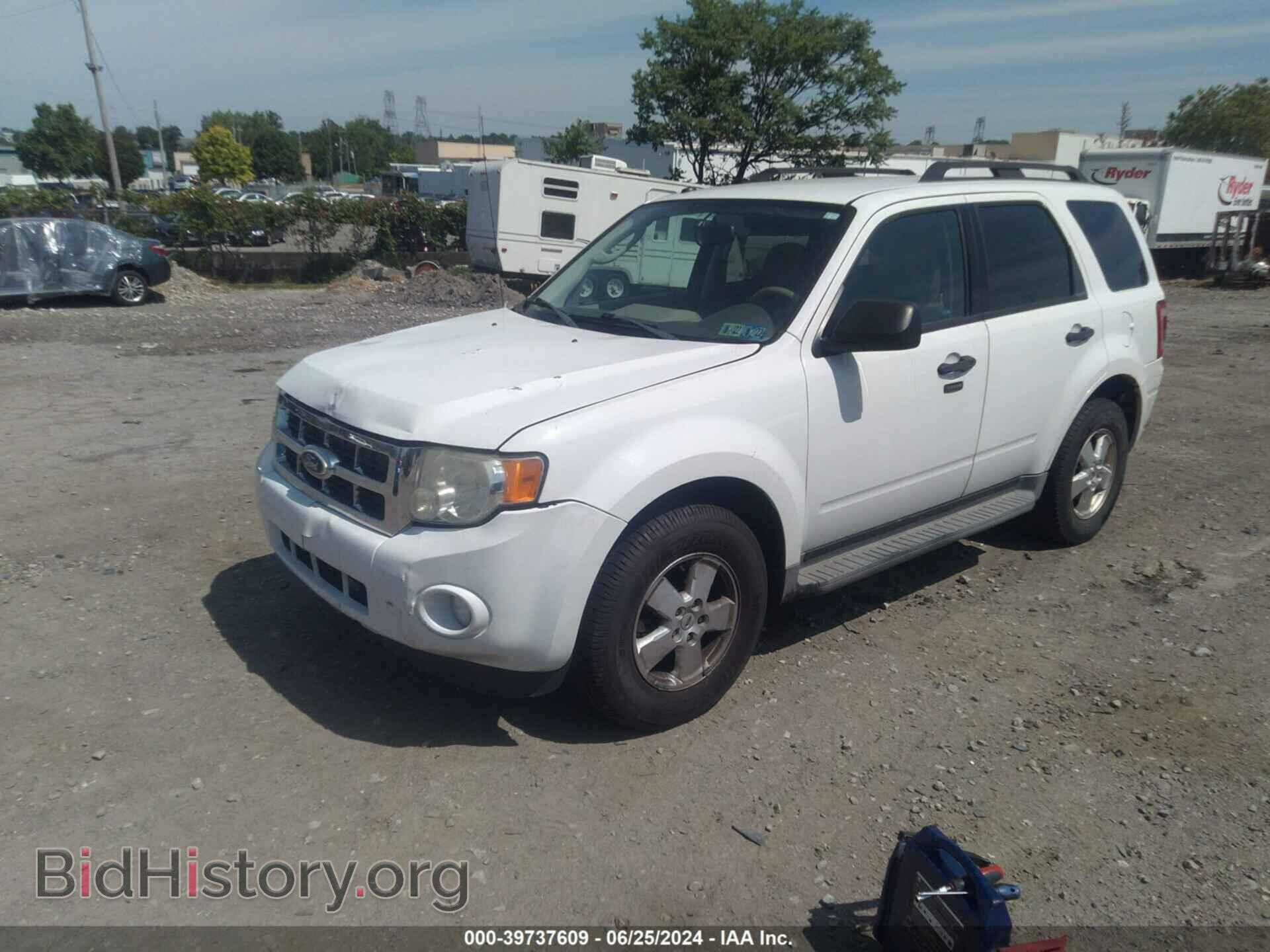 2011 FORD ESCAPE - VIN: 1FMCU9D74BKB46868 - Фото 2