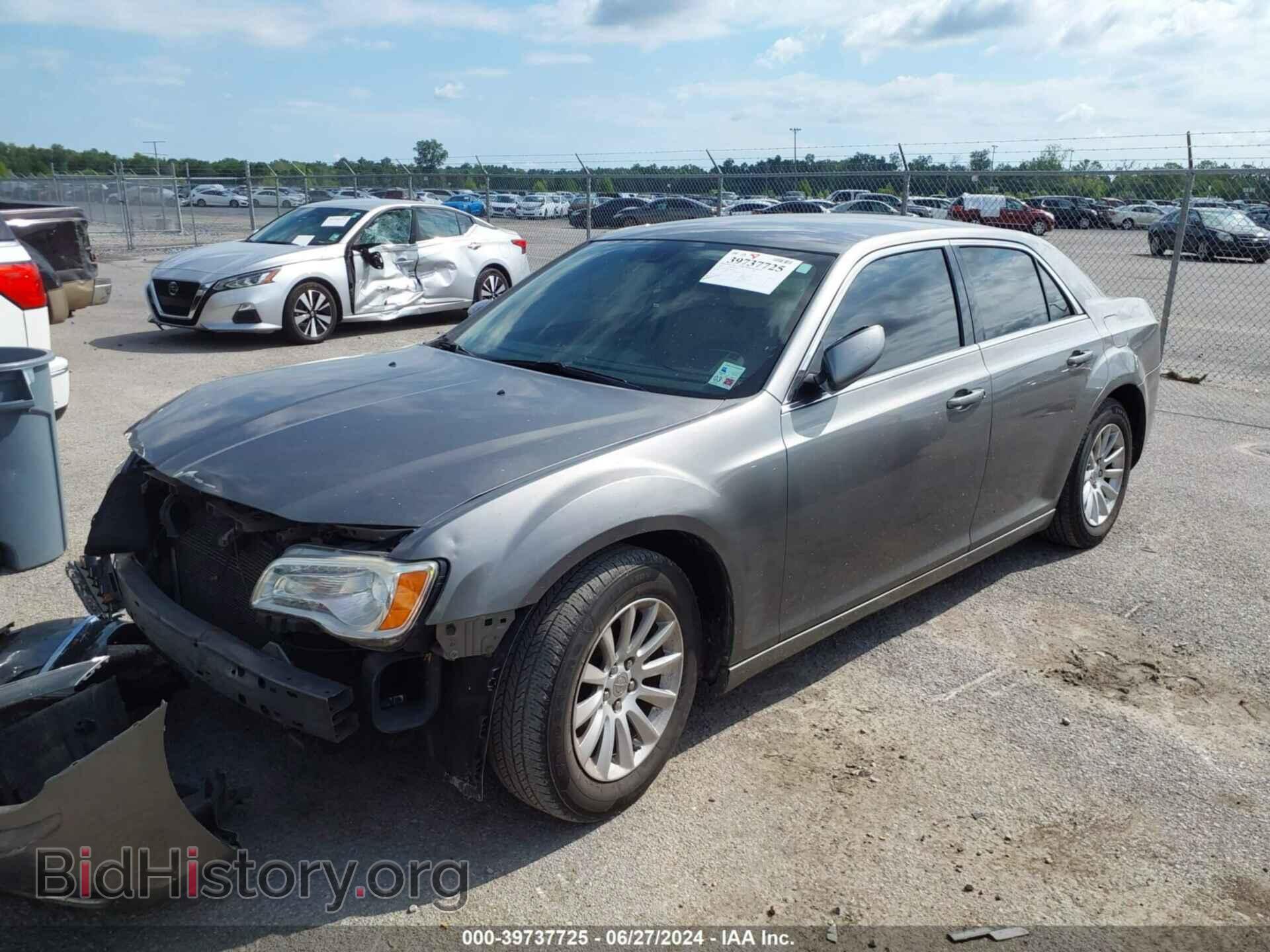 2012 CHRYSLER 300 - VIN: 2C3CCAAG0CH166836 - Фото 2