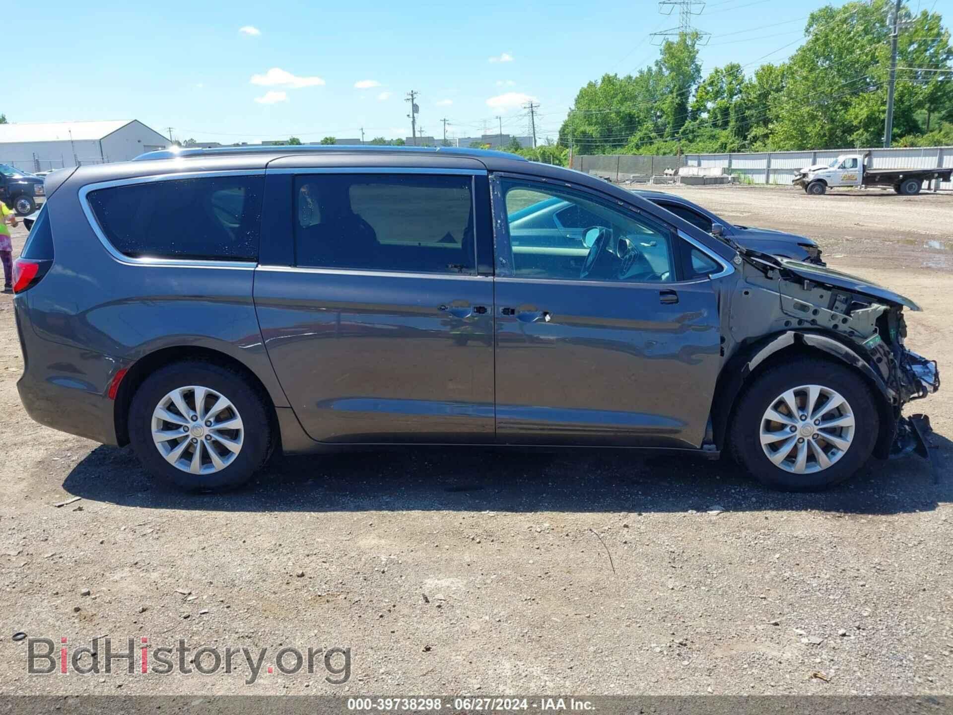 2018 CHRYSLER PACIFICA - VIN: 2C4RC1EG2JR257601 - Photo 14