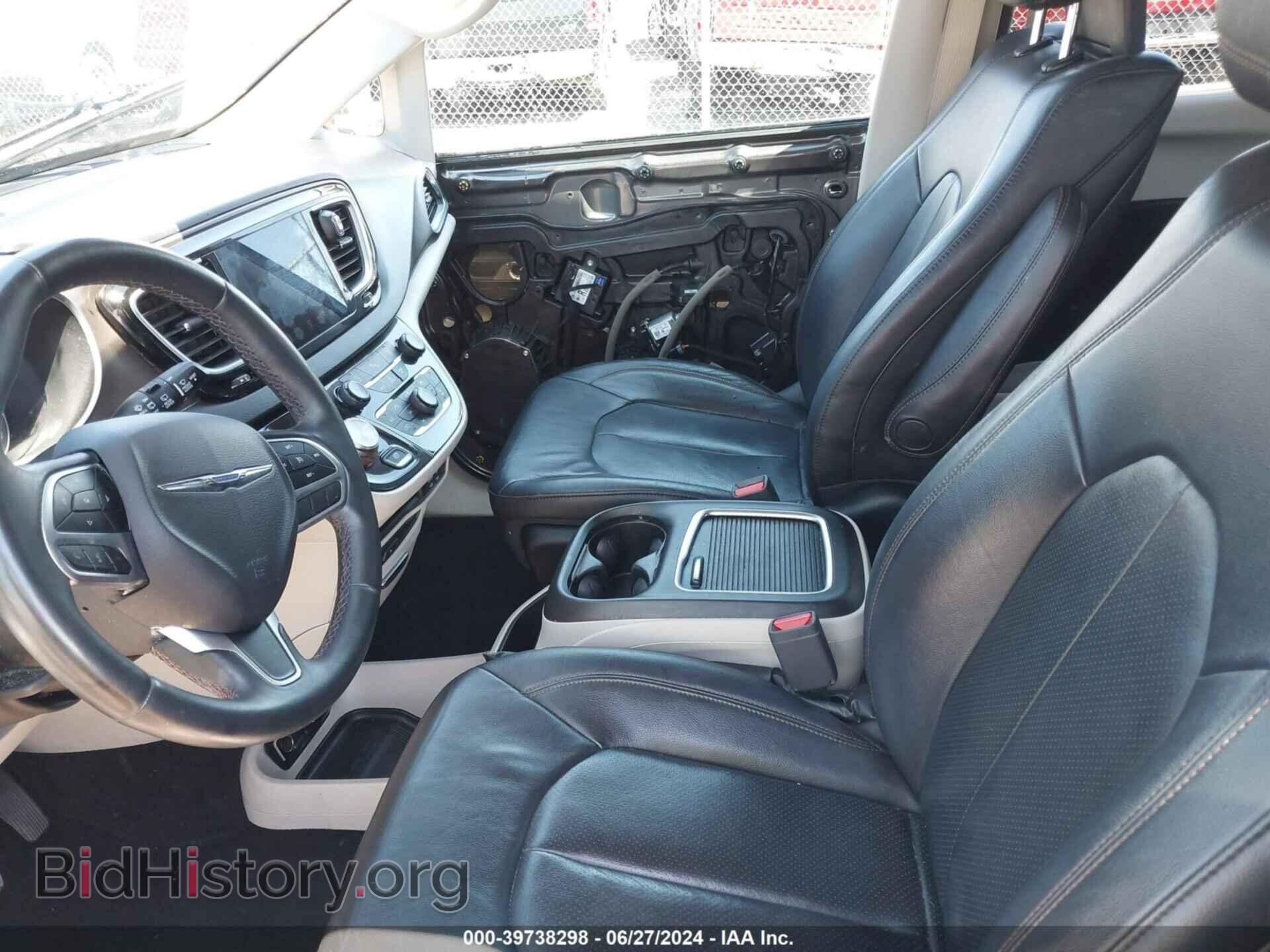 2018 CHRYSLER PACIFICA - VIN: 2C4RC1EG2JR257601 - Photo 5