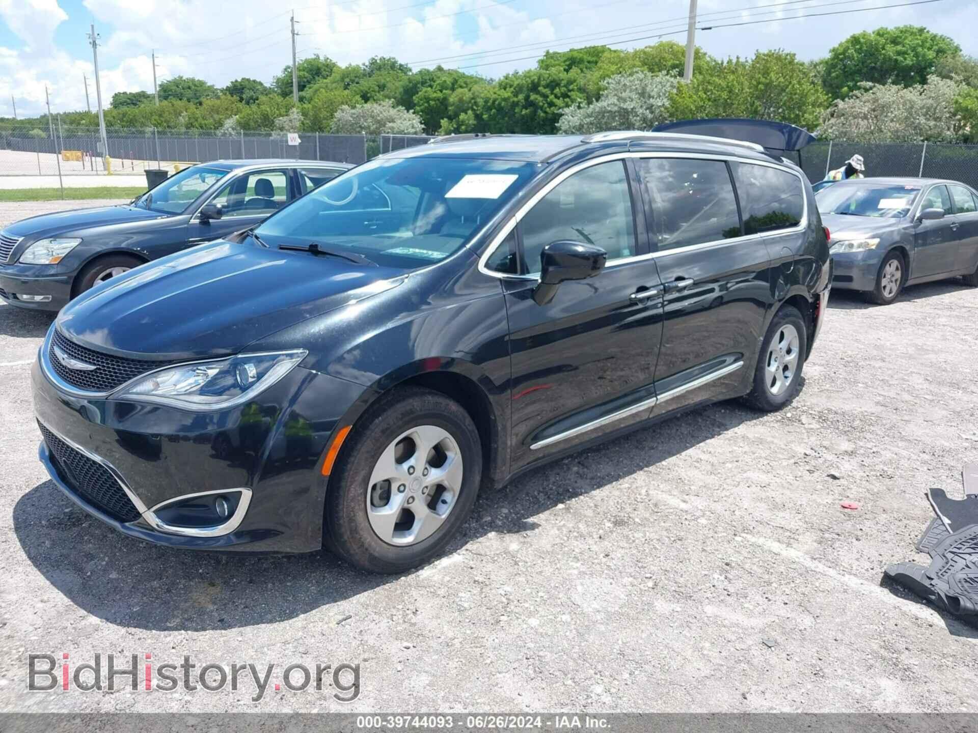 2017 CHRYSLER PACIFICA - VIN: 2C4RC1EG4HR683896 - Photo 2