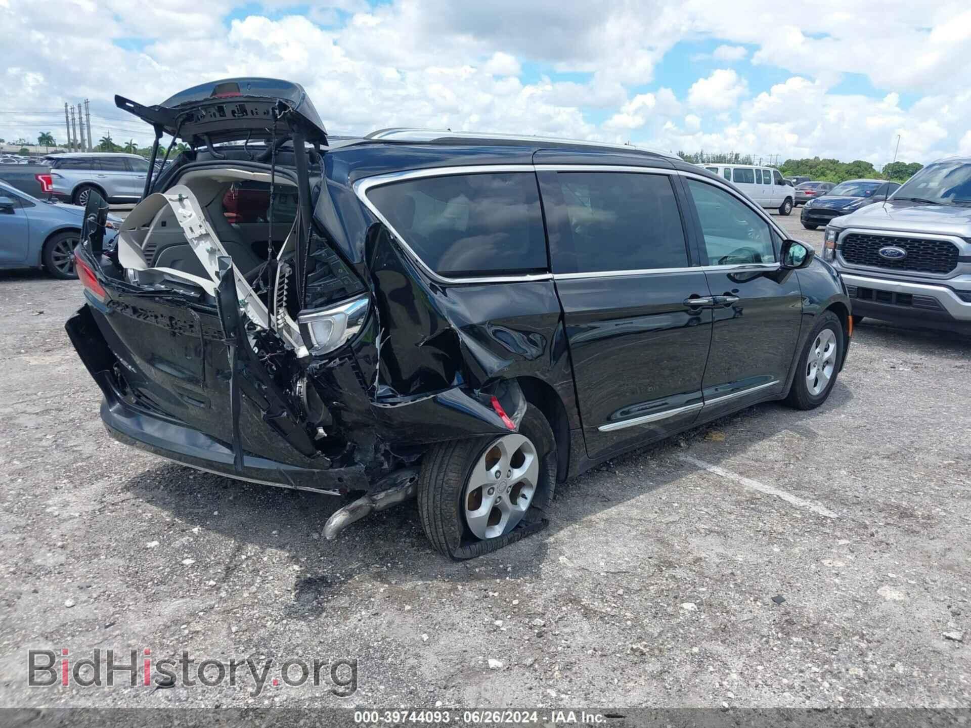 2017 CHRYSLER PACIFICA - VIN: 2C4RC1EG4HR683896 - Photo 4