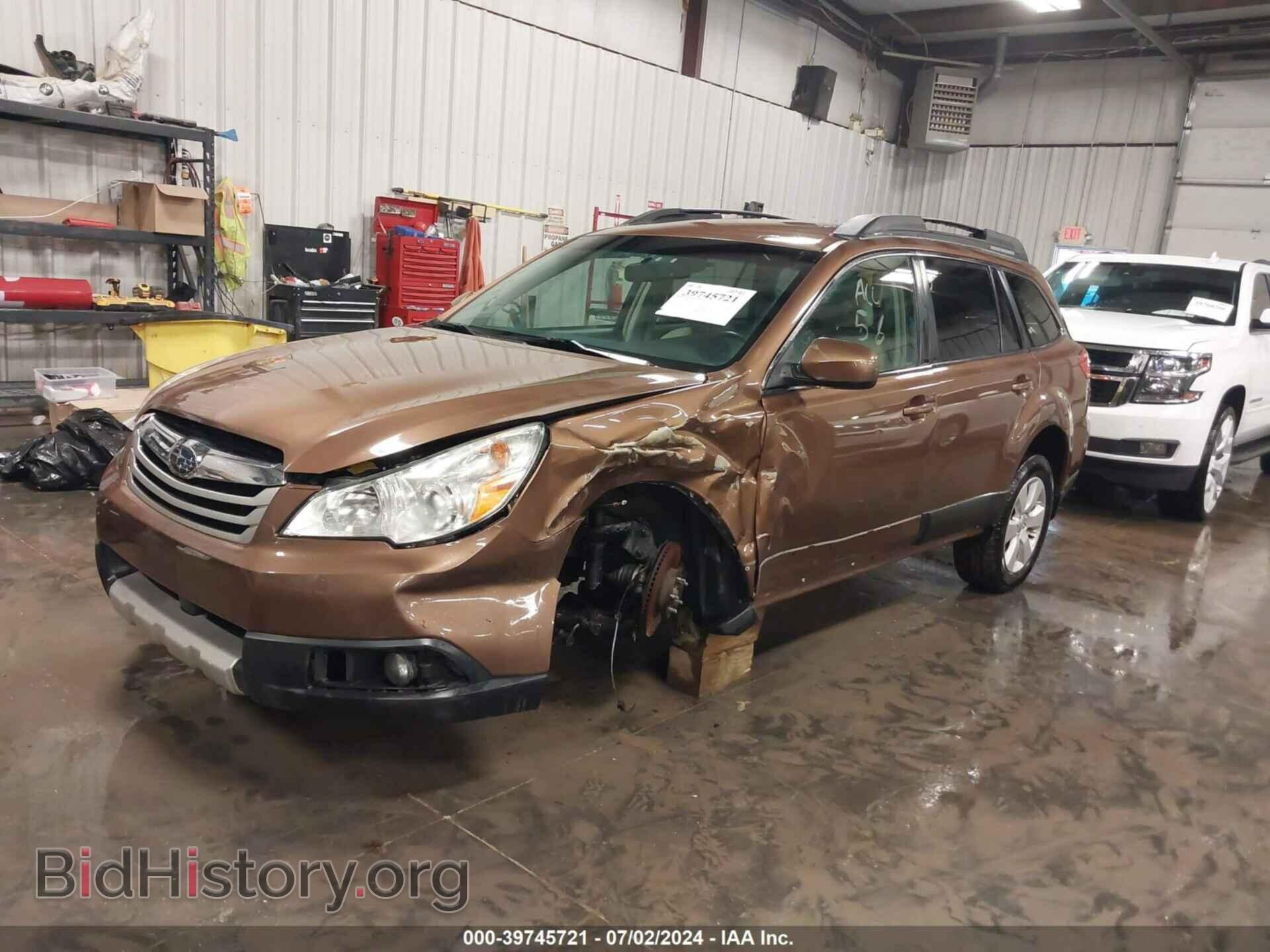 2011 SUBARU OUTBACK - VIN: 4S4BRCCC3B3392152 - Фото 2
