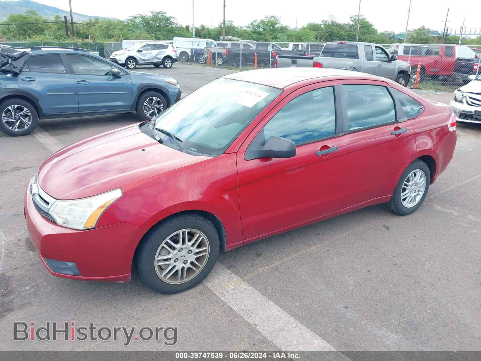 2011 FORD FOCUS - VIN: 1FAHP3FN6BW198320 - Фото 2