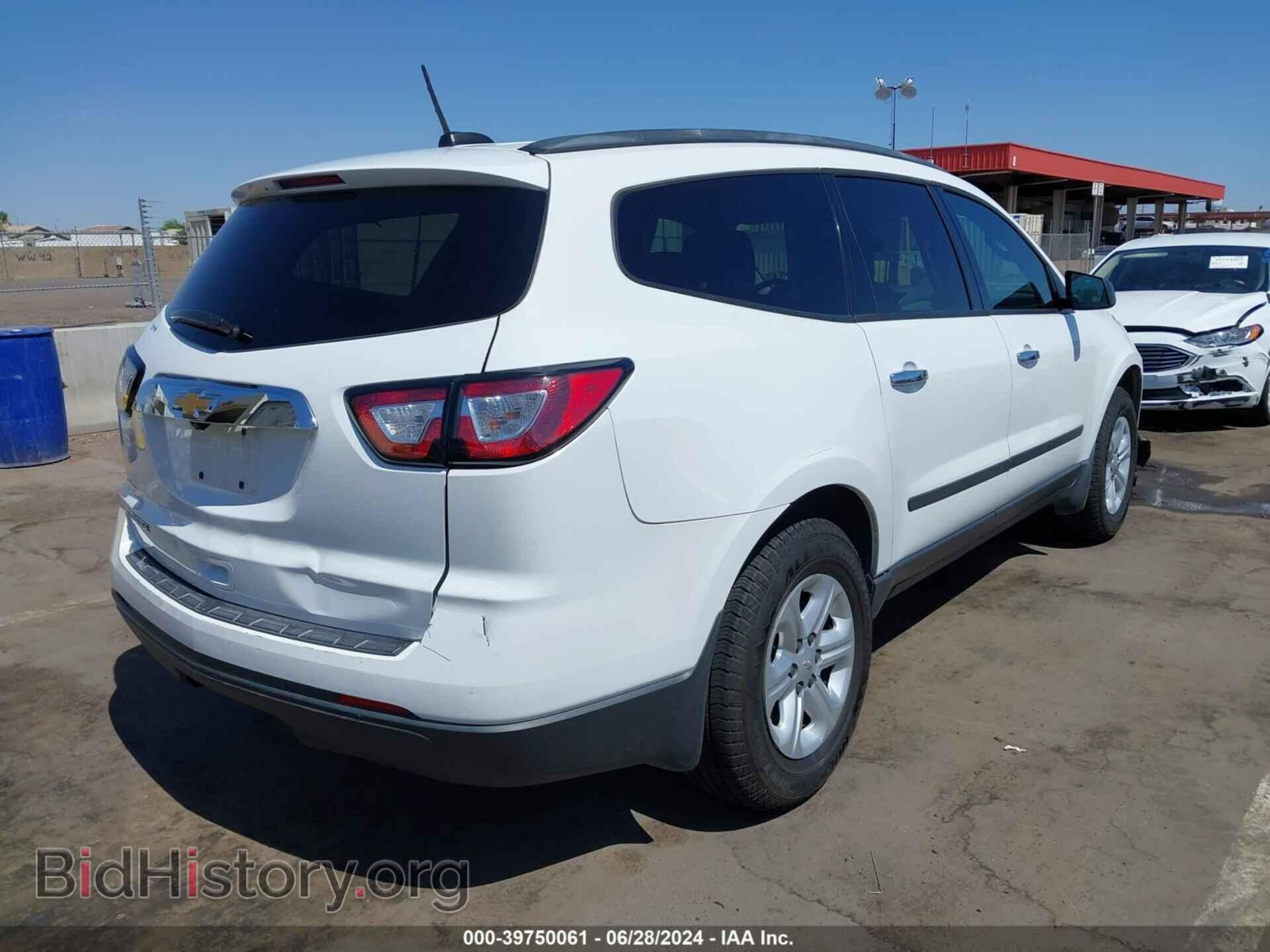2017 CHEVROLET TRAVERSE - VIN: 1GNKRFKD0HJ351165 - Фото 4