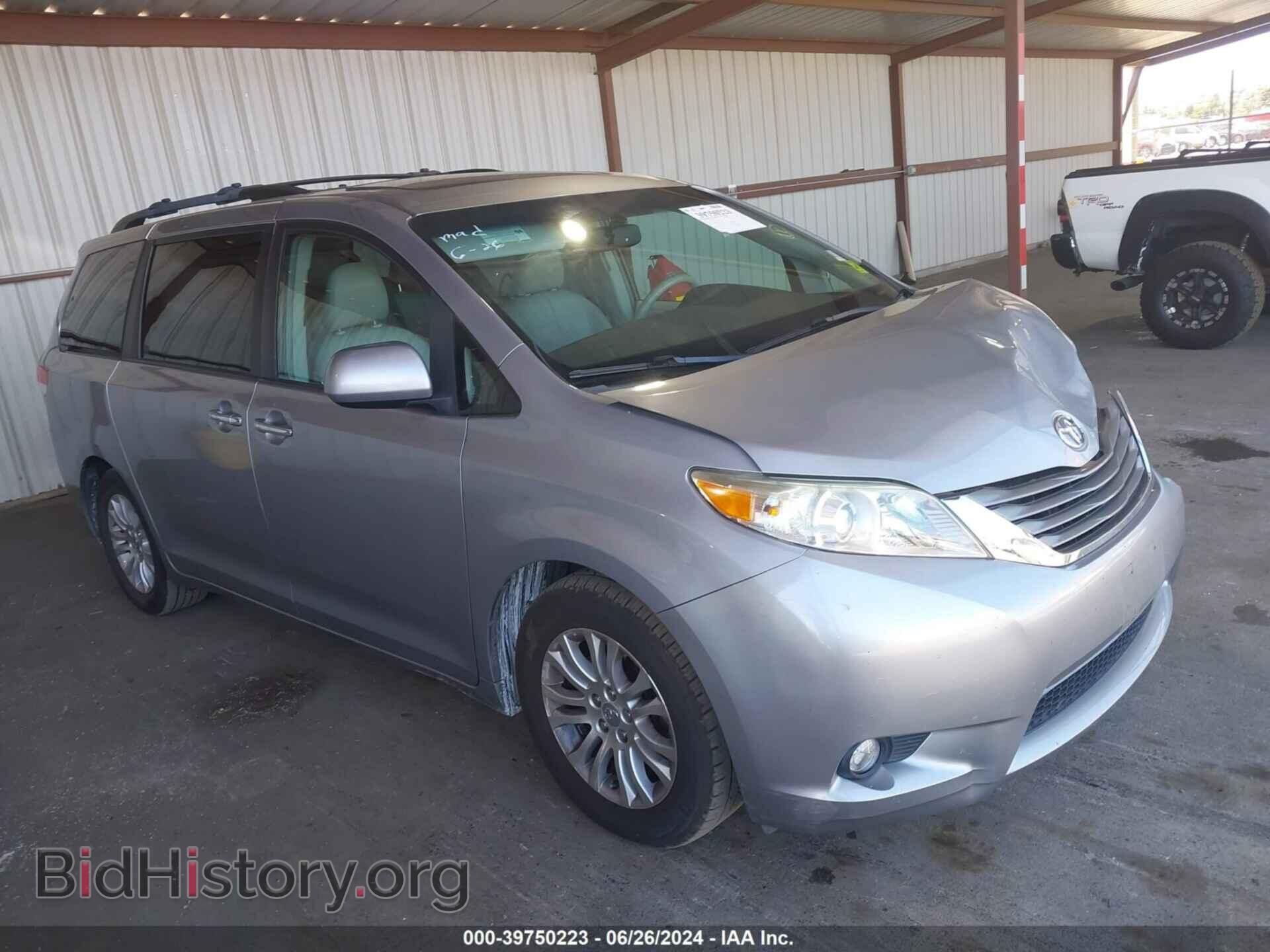 Photo 5TDYK3DC6BS176005 - TOYOTA SIENNA 2011