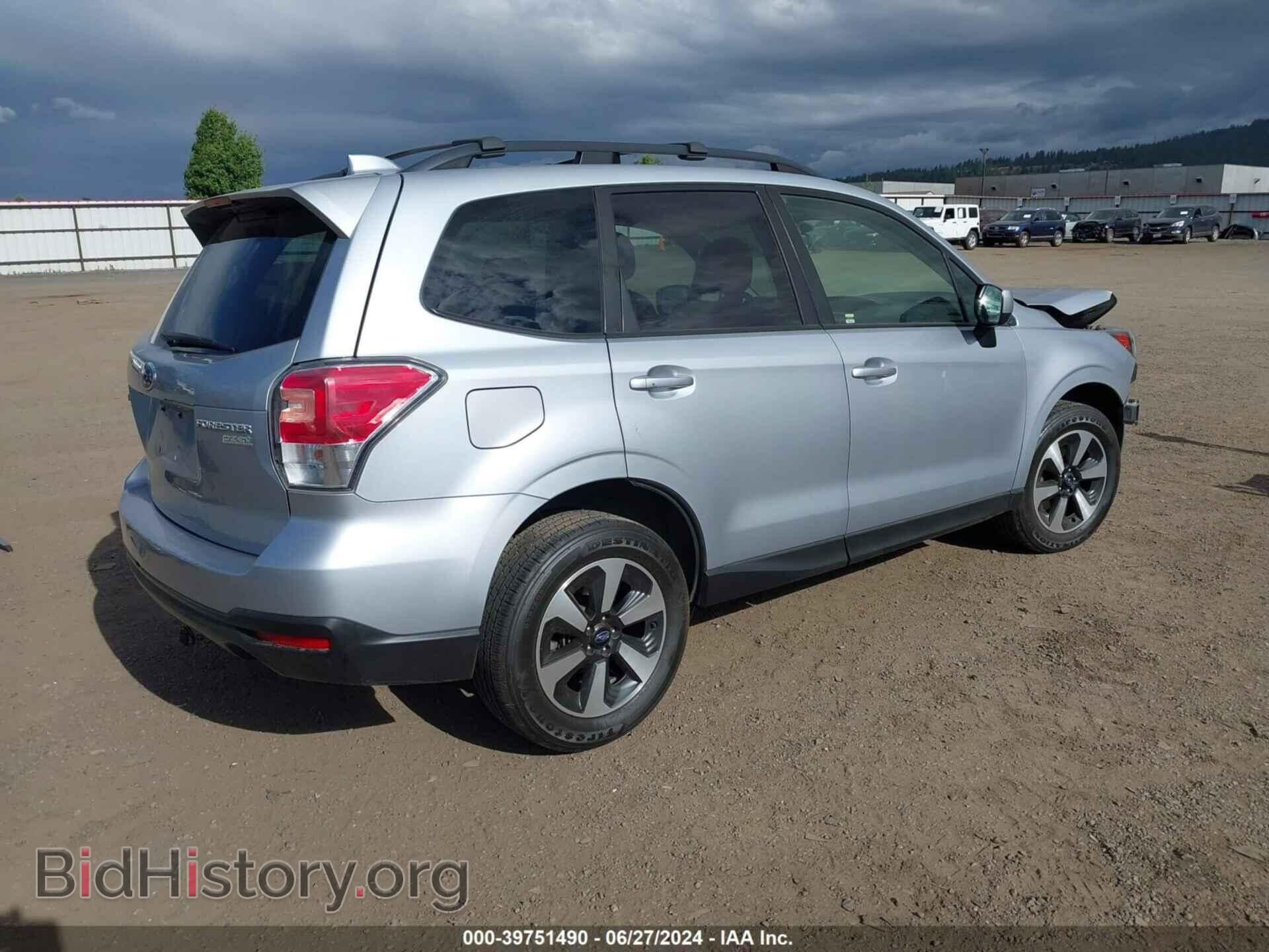 2017 SUBARU FORESTER - VIN: JF2SJAEC3HH809618 - Фото 4