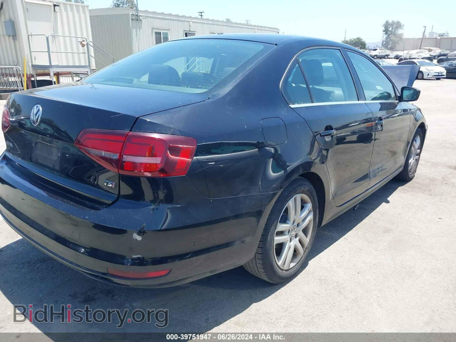 2017 VOLKSWAGEN JETTA - VIN: 3VW2B7AJ3HM268257 - Фото 4