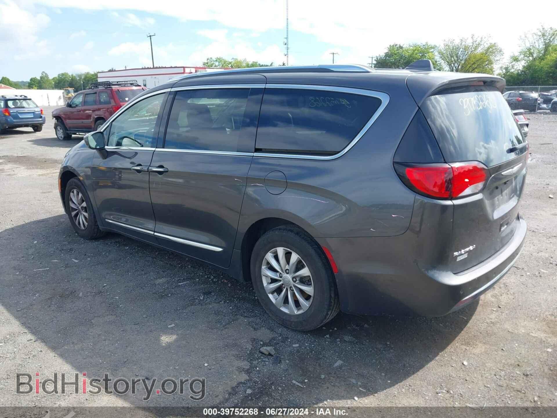 2018 CHRYSLER PACIFICA - VIN: 2C4RC1BG1JR115356 - Фото 3