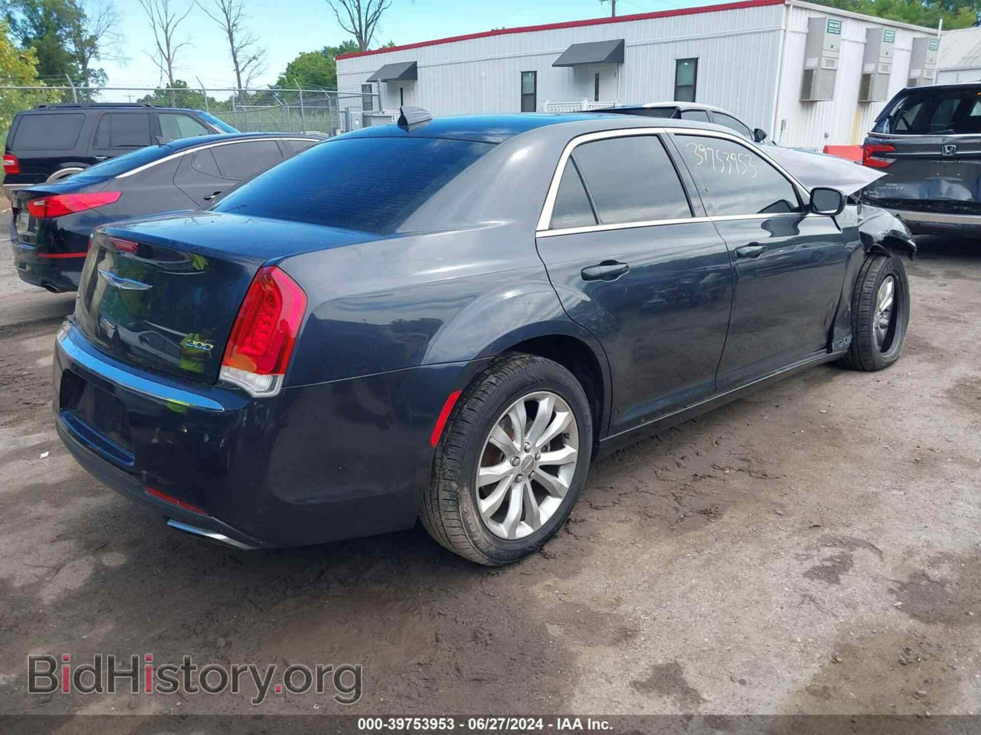 2016 CHRYSLER 300 - VIN: 2C3CCARG3GH136143 - Фото 4