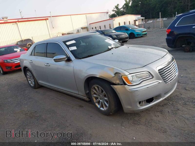 2012 Chrysler 300 Limited (VIN 2C3CCACG3CH161692) — фото 1 из 10, IAAI, повреждение: передняя и задняя часть