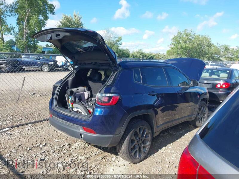 2021 Jeep COMPASS (VIN 3C4NJDEB6MT567147) — photo 4 of 17