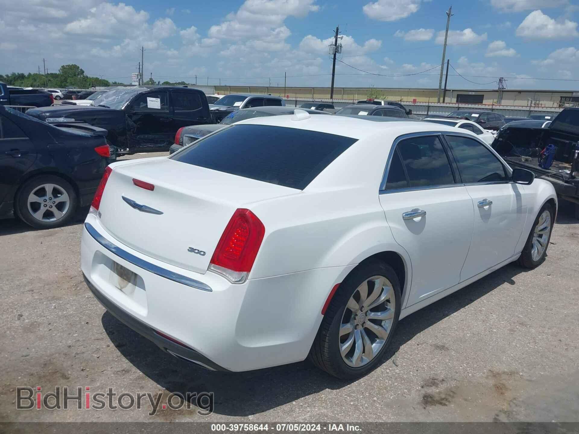 2019 CHRYSLER 300 - VIN: 2C3CCAEG8KH589821 - Фото 4