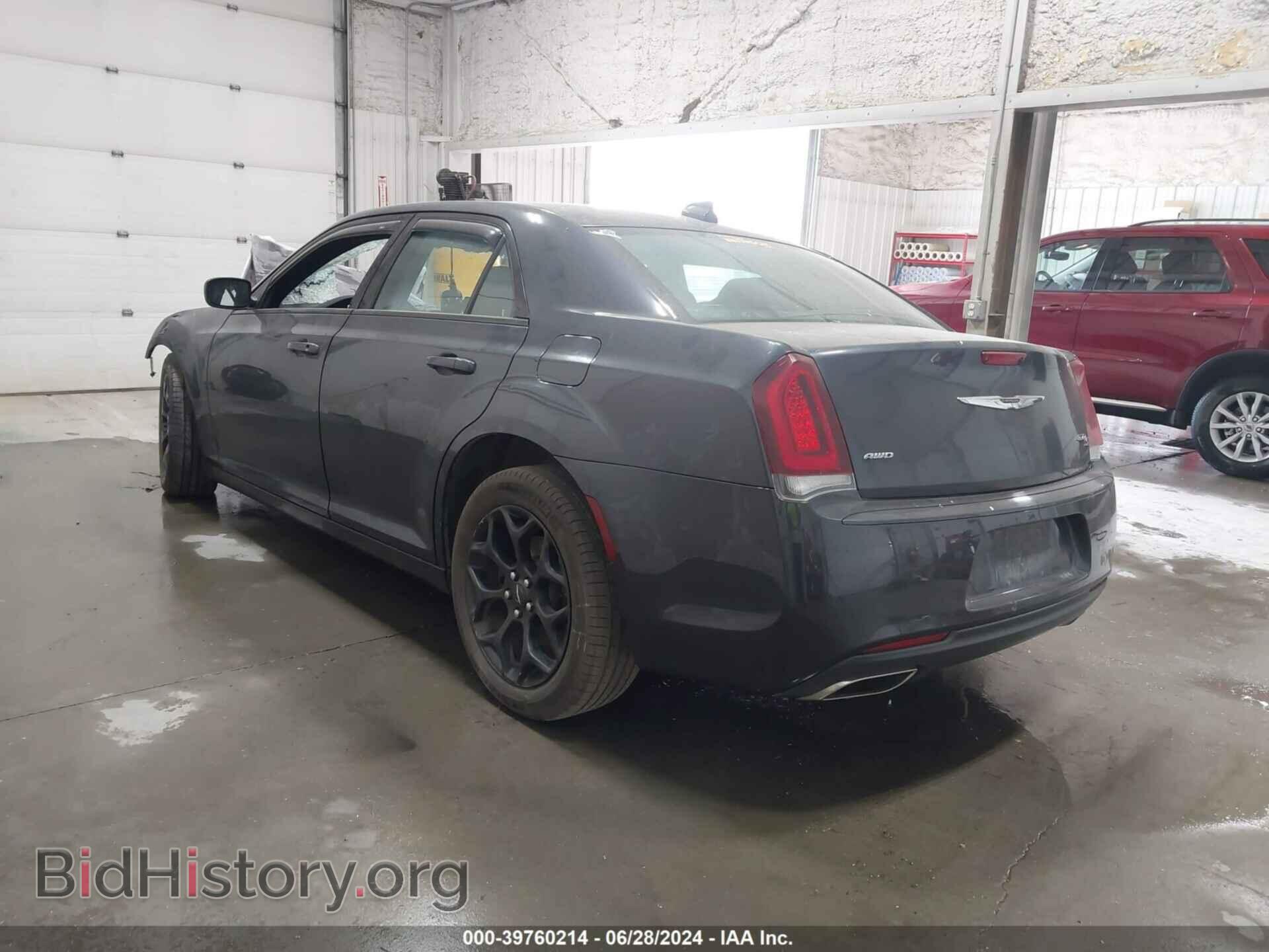 2019 CHRYSLER 300 - VIN: 2C3CCAGG5KH531050 - Фото 3