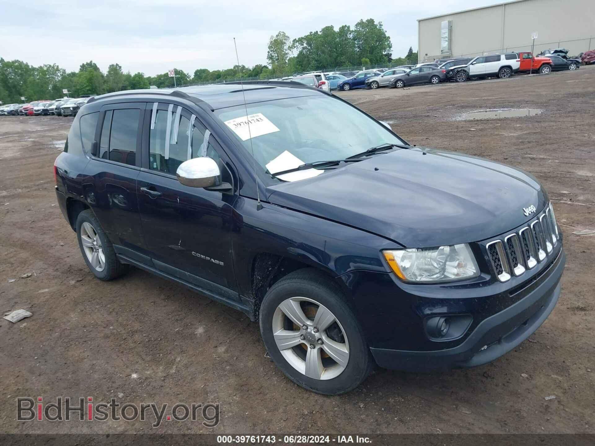 Photo 1J4NF1FB3BD188943 - JEEP COMPASS 2011