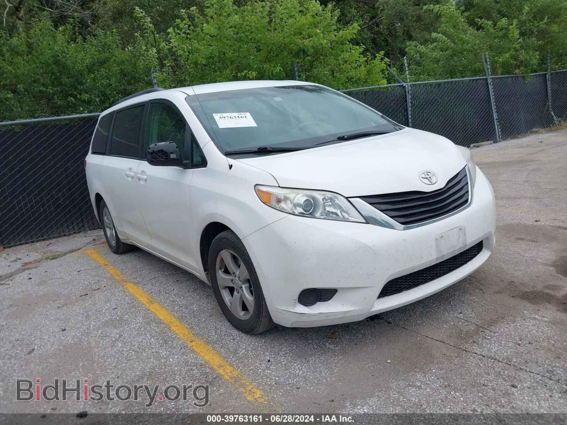 Фотография 5TDKK3DC0BS065133 - TOYOTA SIENNA 2011