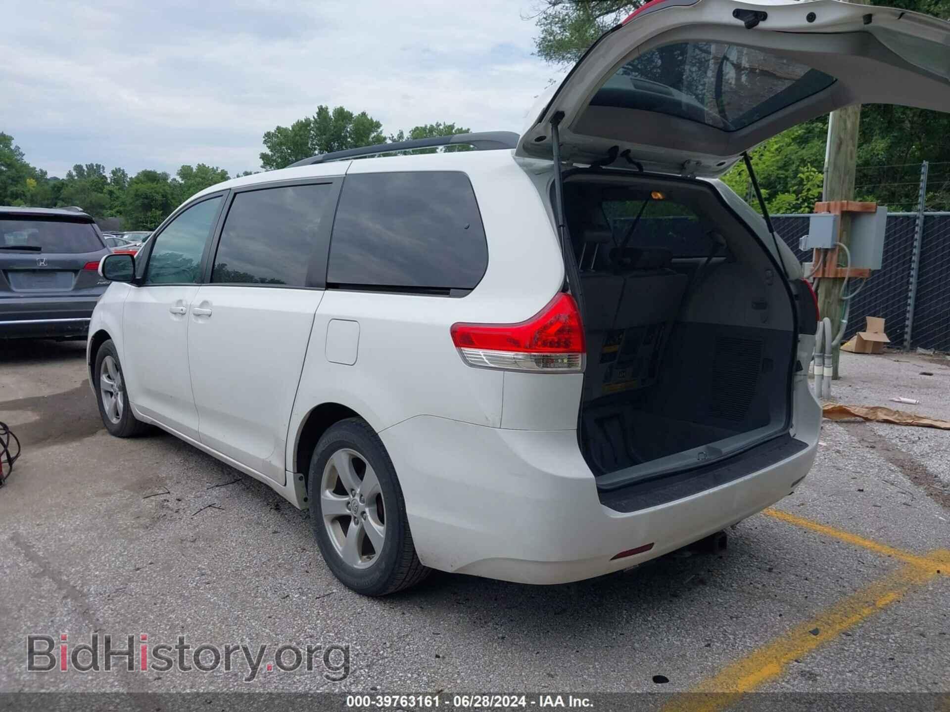 2011 TOYOTA SIENNA - VIN: 5TDKK3DC0BS065133 - Фото 3