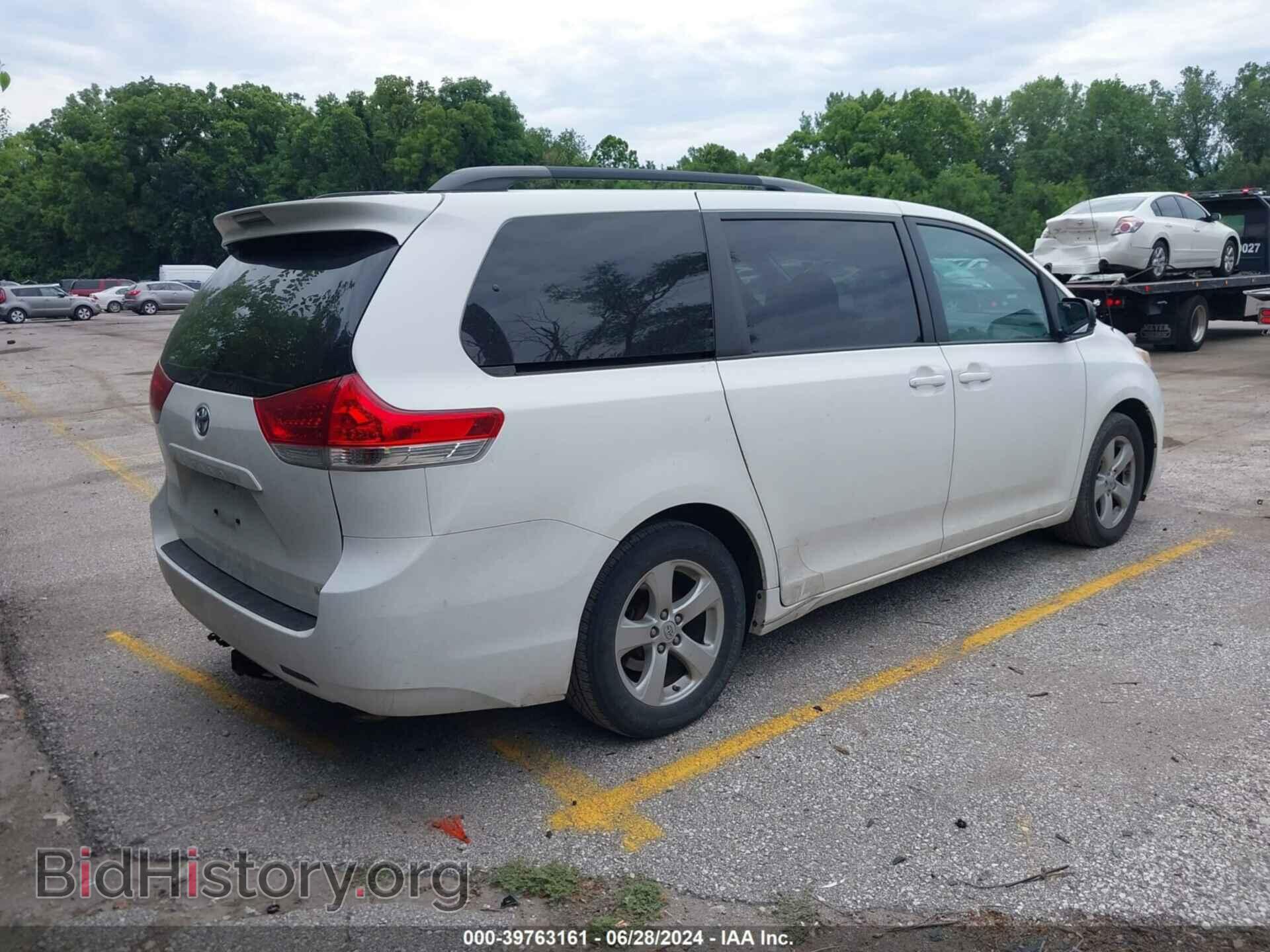 2011 TOYOTA SIENNA - VIN: 5TDKK3DC0BS065133 - Фото 4