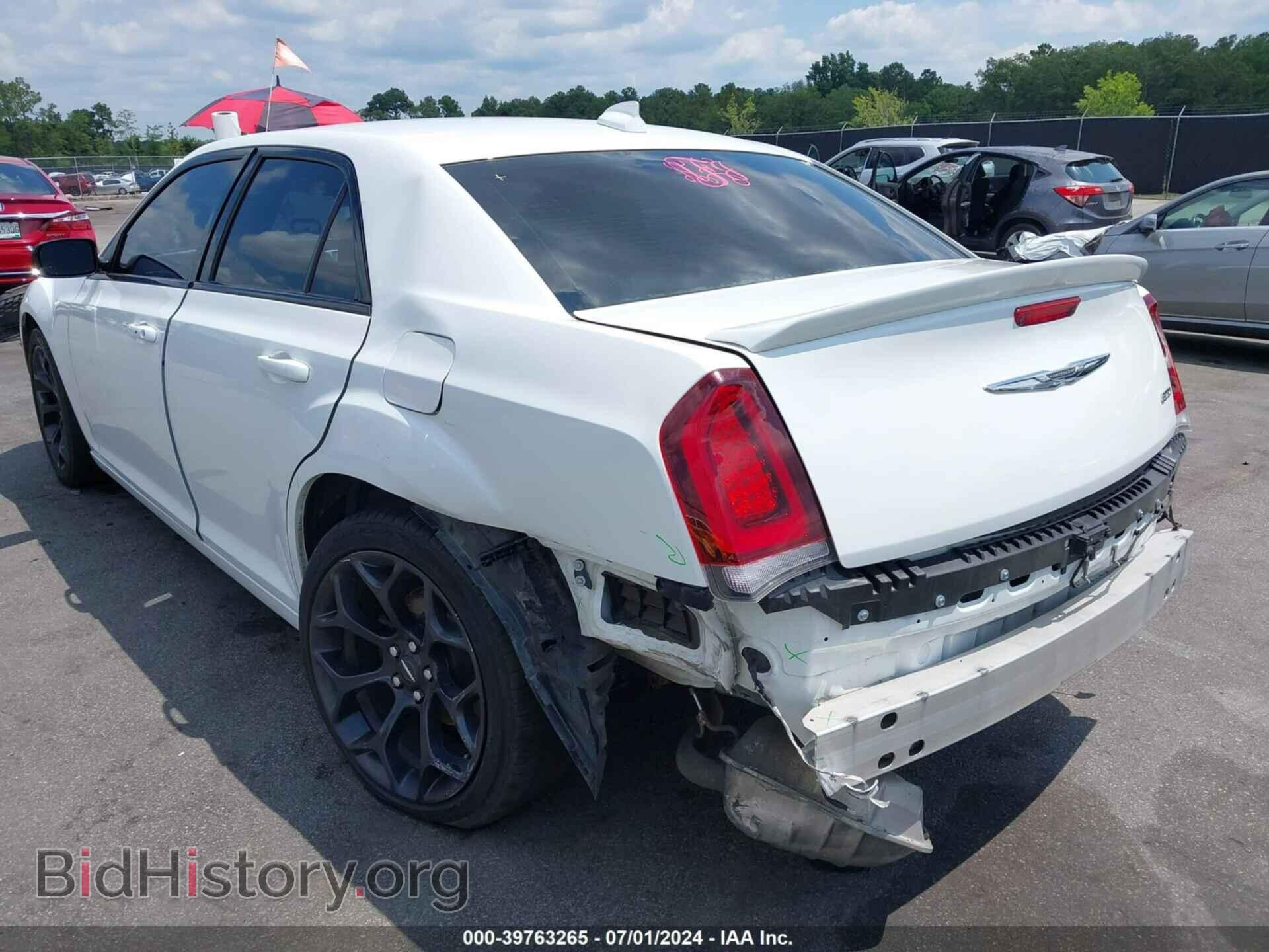 2019 CHRYSLER 300 - VIN: 2C3CCAAG3KH679366 - Фото 6