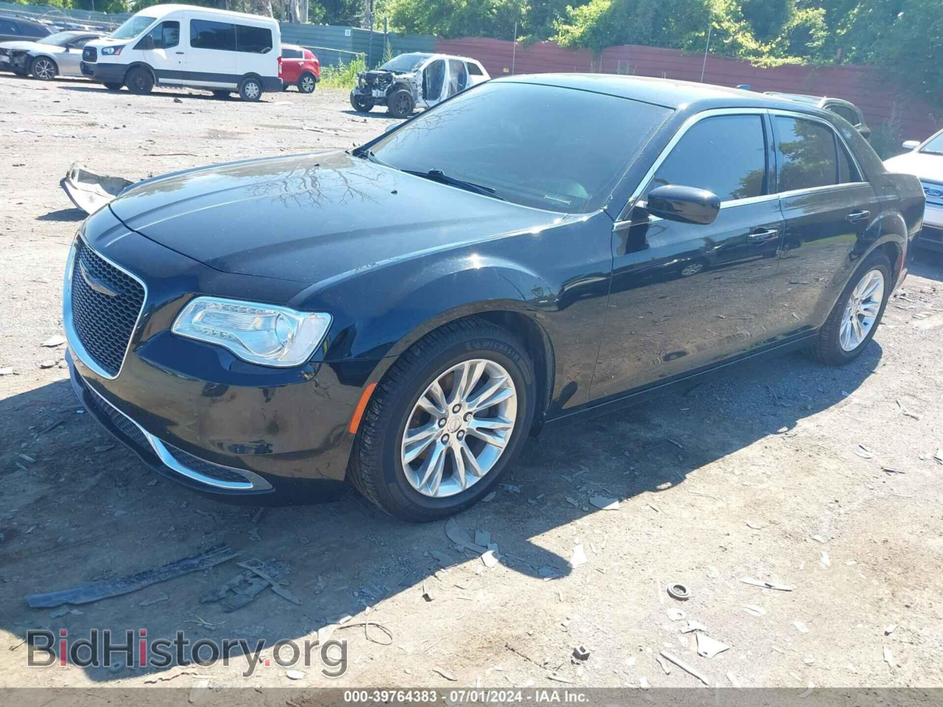 2017 CHRYSLER 300 - VIN: 2C3CCAAG6HH612706 - Фото 2