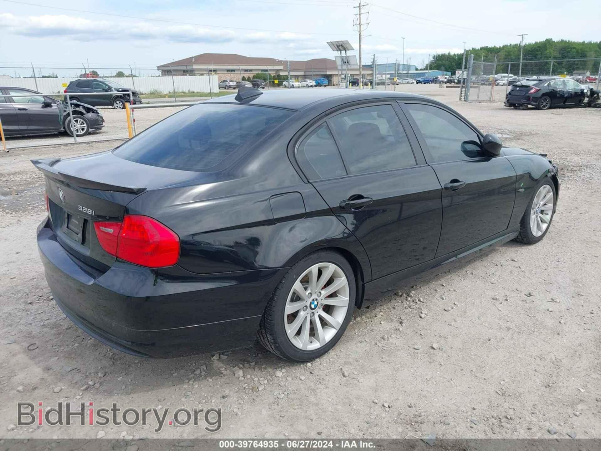 2011 BMW 328I - VIN: WBAPH7C56BA800710 - Фото 4