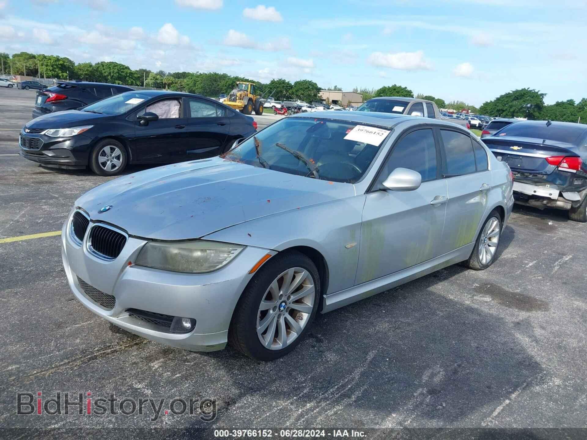 2011 BMW 328I - VIN: WBAPH7C54BE679586 - Фото 2