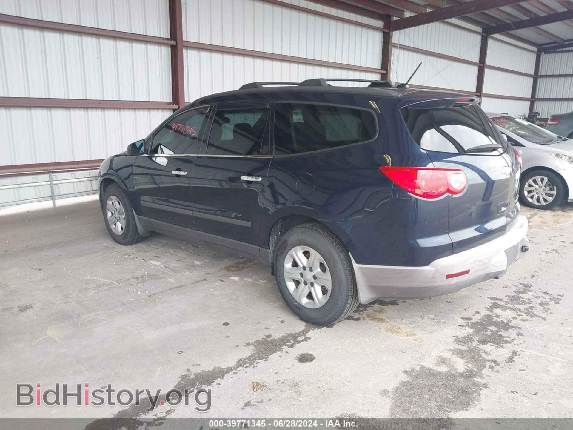 2011 CHEVROLET TRAVERSE - VIN: 1GNKRFED3BJ419476 - Фото 3
