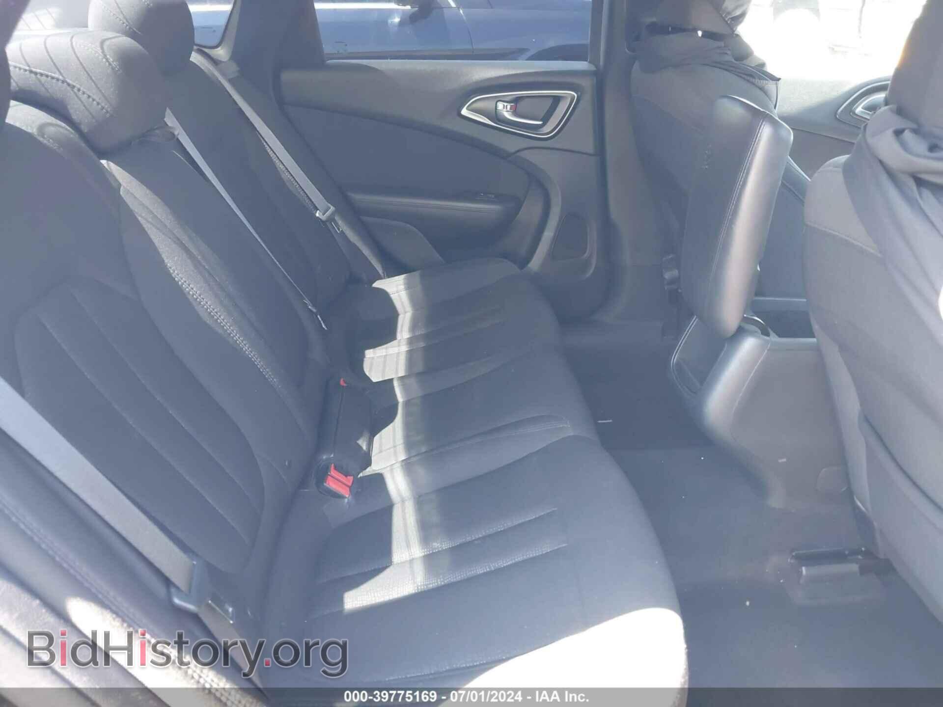 2016 CHRYSLER 200 - VIN: 1C3CCCAB7GN171755 - Фото 8