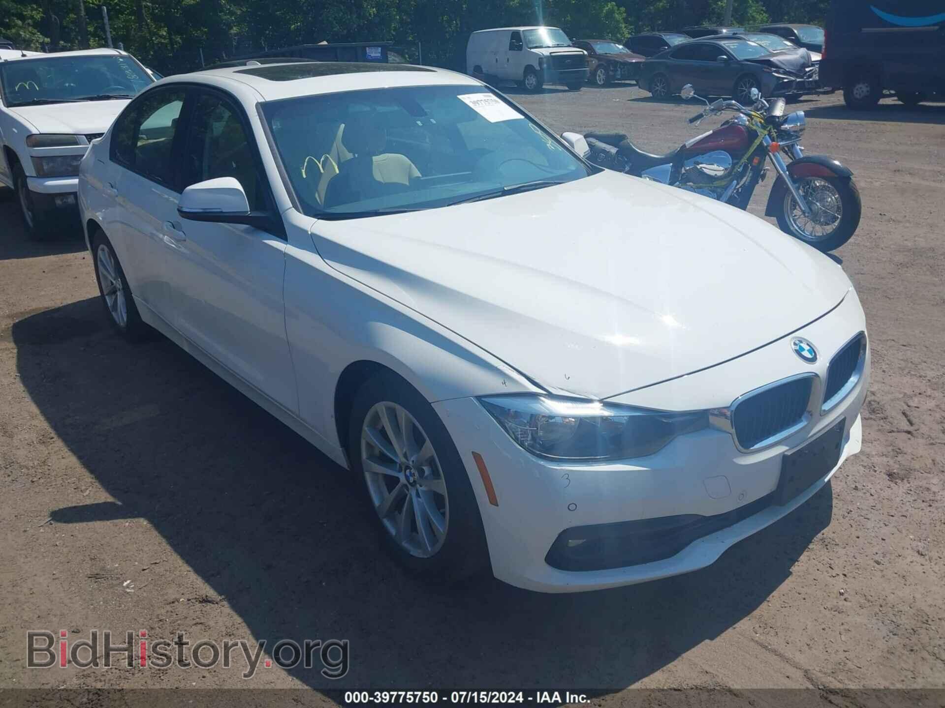 Photo WBA8A3C55HK691256 - BMW 320I 2017