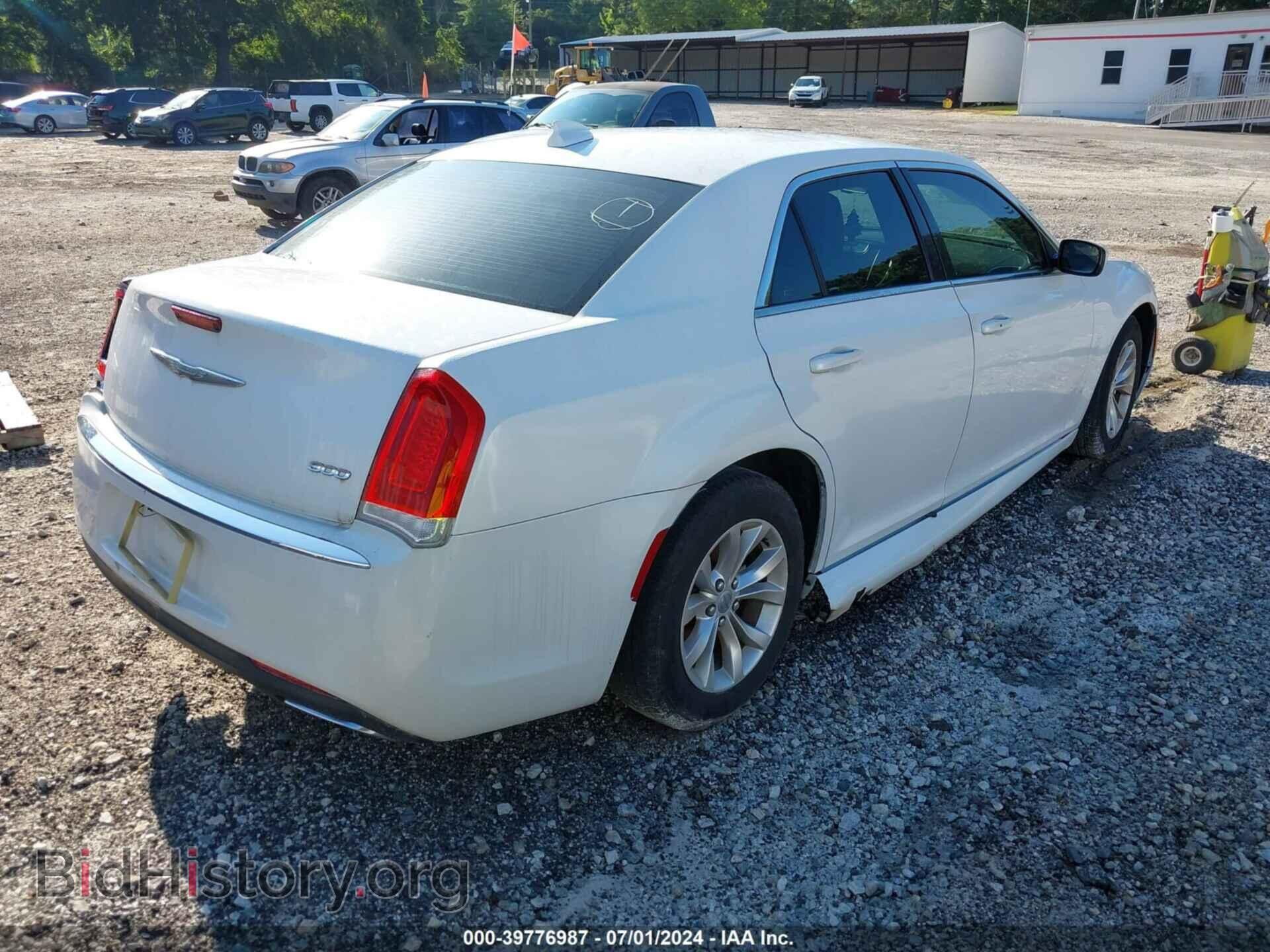 2015 CHRYSLER 300 - VIN: 2C3CCAAG7FH930864 - Фото 4