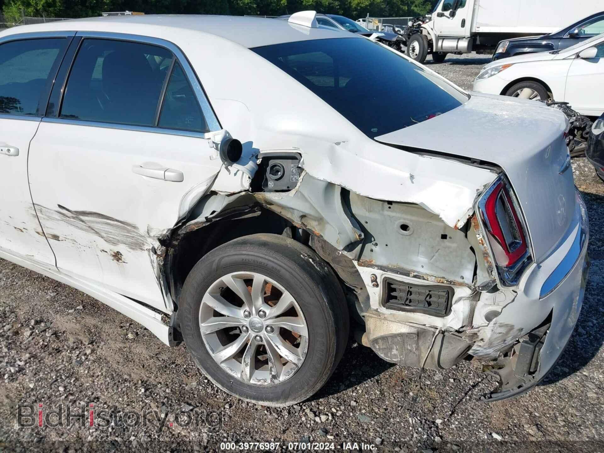 2015 CHRYSLER 300 - VIN: 2C3CCAAG7FH930864 - Фото 6