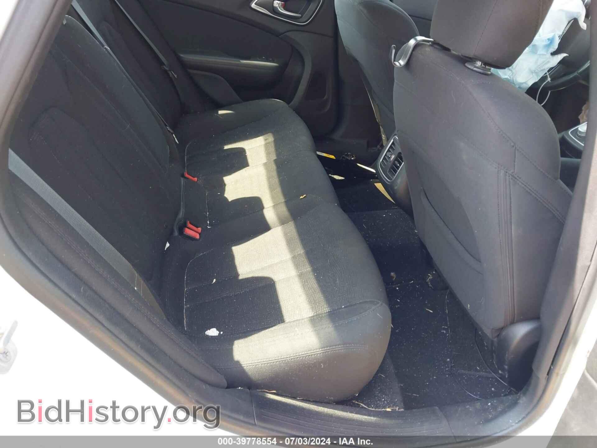 2015 CHRYSLER 200 - VIN: 1C3CCCAB2FN533666 - Фото 8