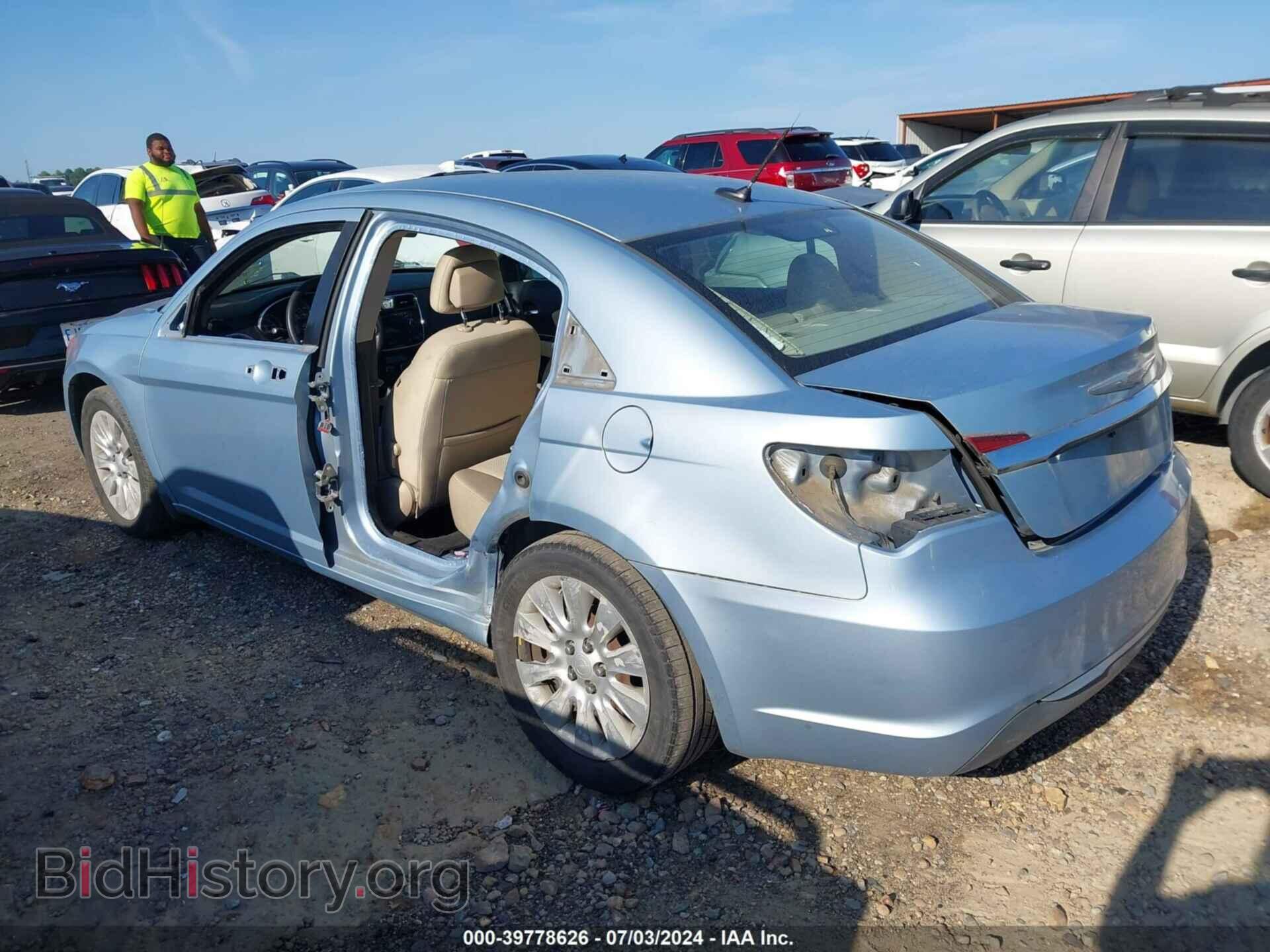 2013 CHRYSLER 200 - VIN: 1C3CCBAG2DN728573 - Фото 3