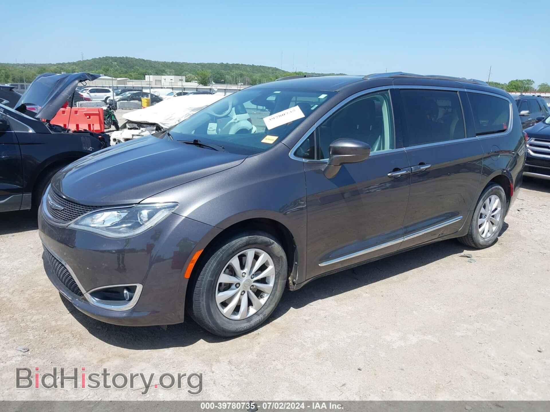 2018 CHRYSLER PACIFICA - VIN: 2C4RC1BG2JR118962 - Photo 2