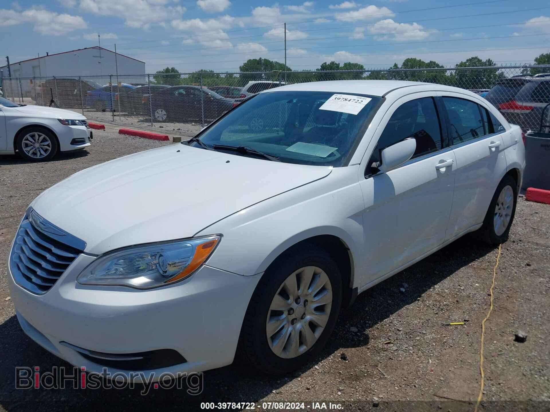 2012 CHRYSLER 200 - VIN: 1C3CCBAB2CN105117 - Фото 2