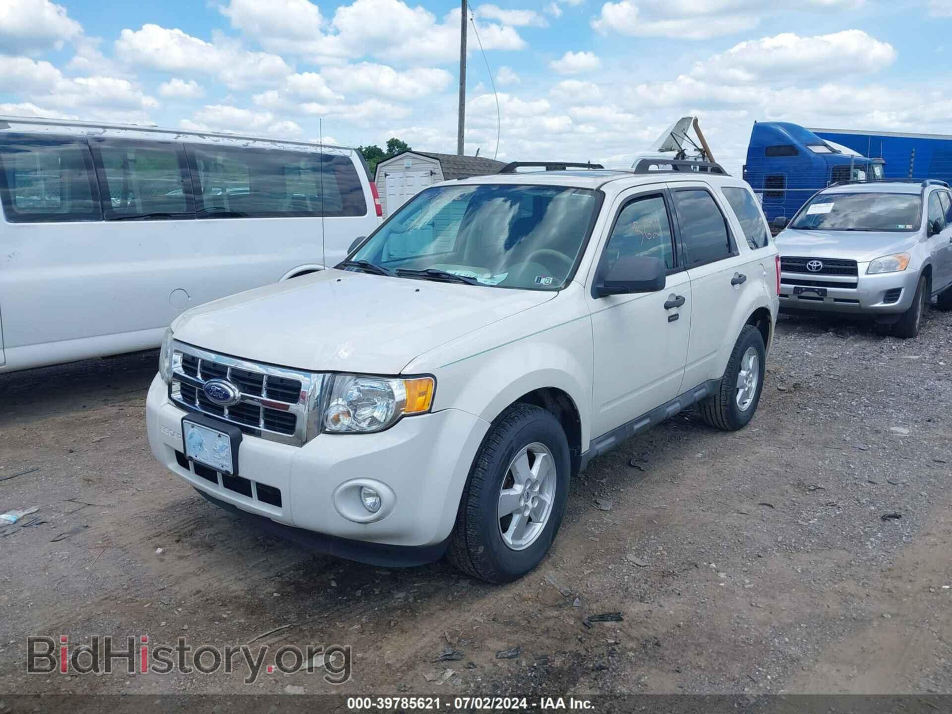 2010 FORD ESCAPE - VIN: 1FMCU9D70AKA87882 - Фото 2