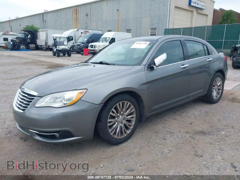 2013 Chrysler 200 (VIN 1C3CCBCG1DN520696) — фото 2 из 11