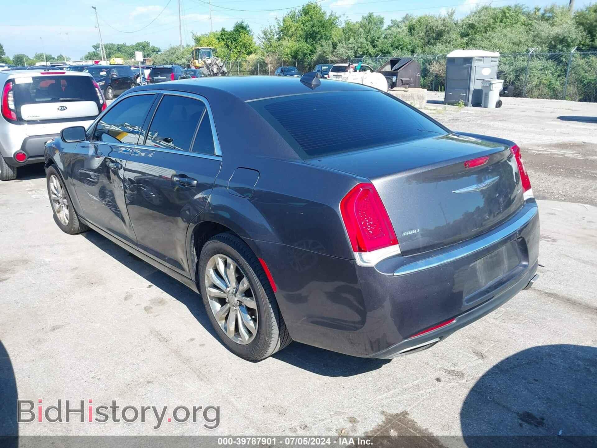 2017 CHRYSLER 300 - VIN: 2C3CCARG4HH637382 - Фото 3