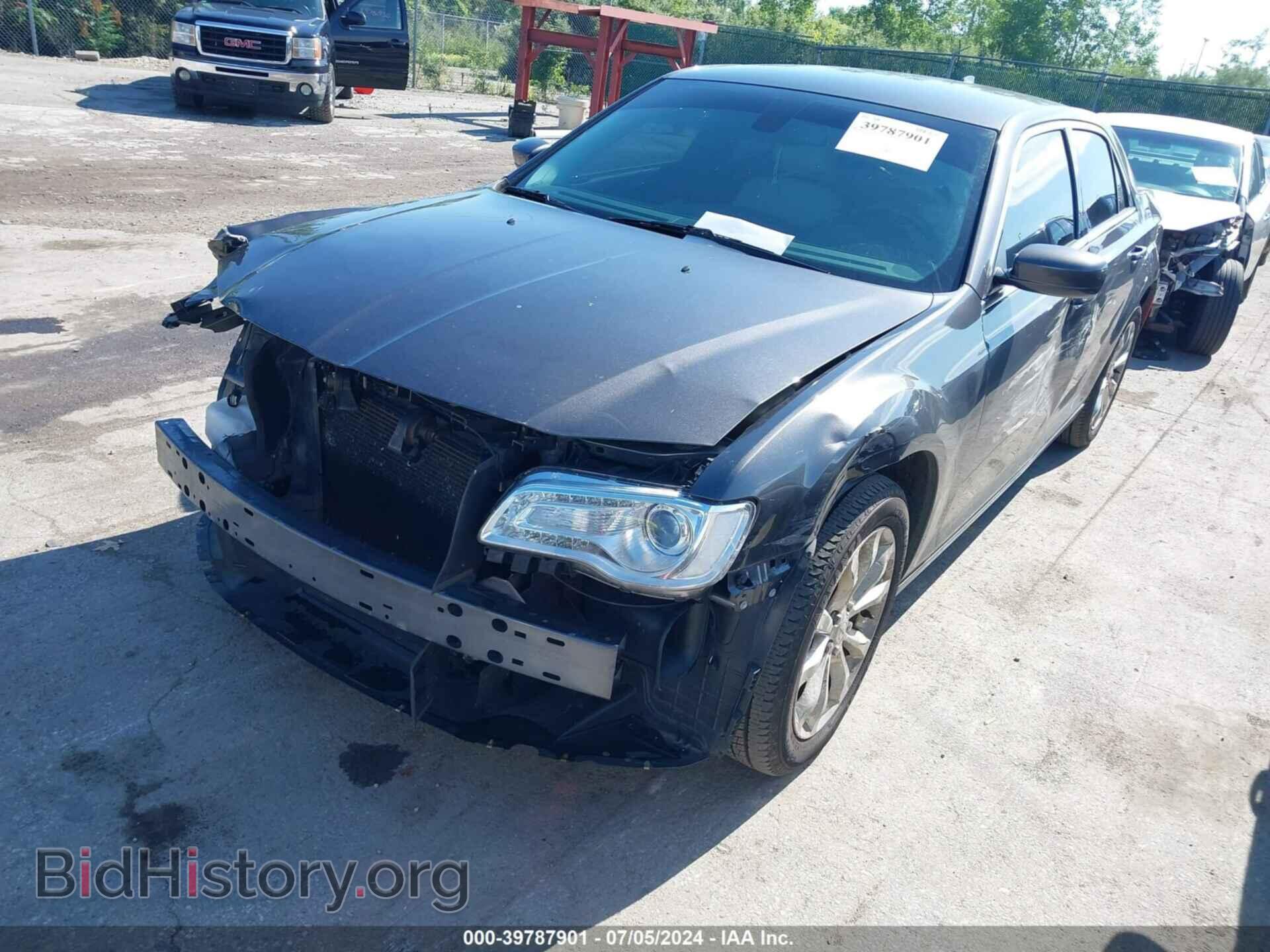 2017 CHRYSLER 300 - VIN: 2C3CCARG4HH637382 - Фото 6