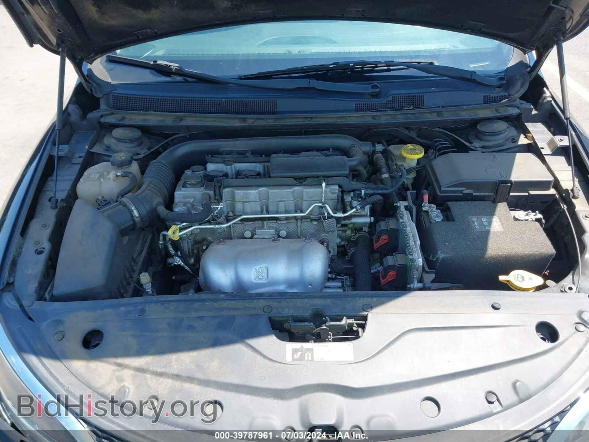2016 CHRYSLER 200 - VIN: 1C3CCCFB4GN188182 - Фото 10