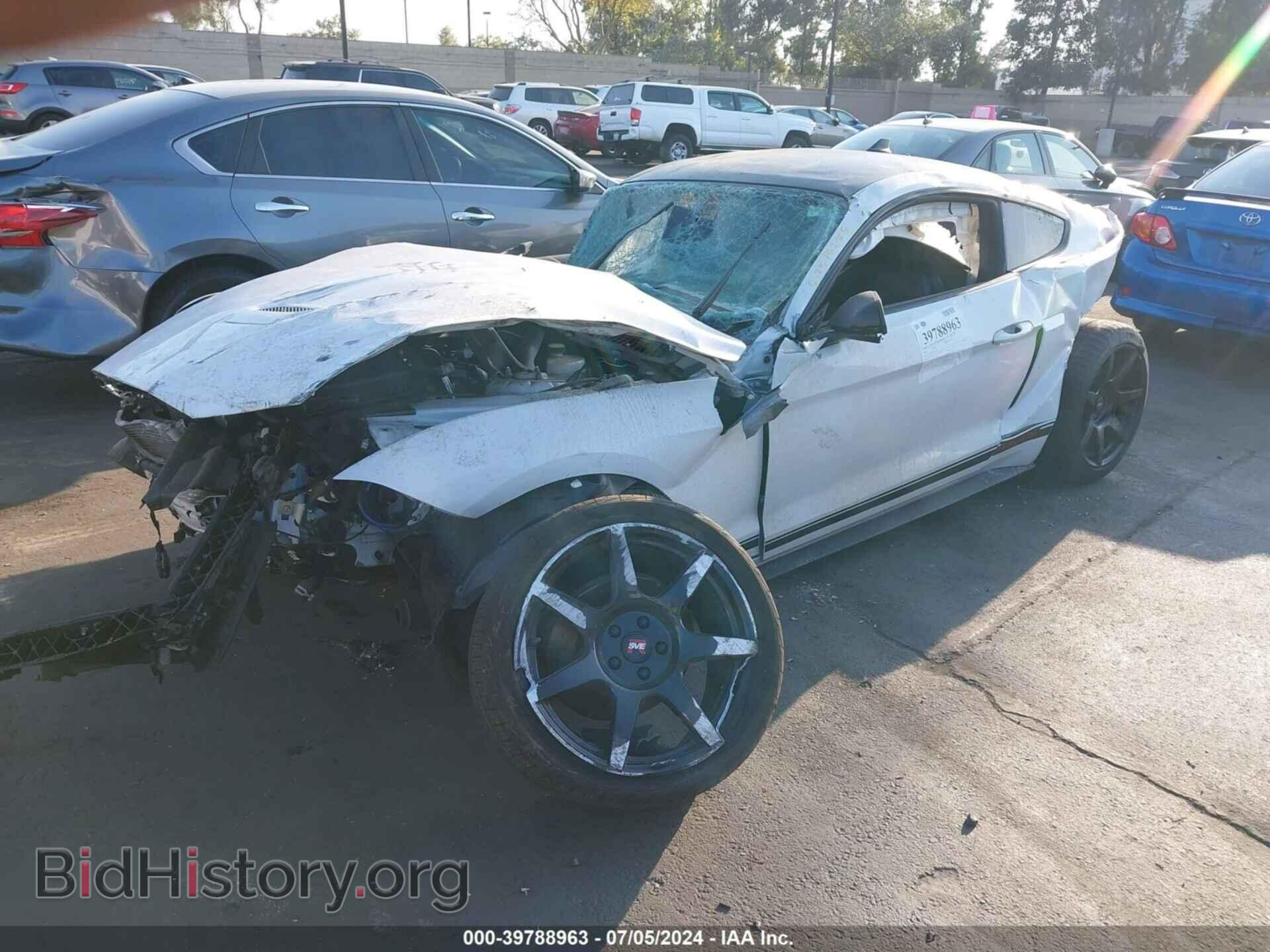 2022 FORD MUSTANG - VIN: 1FA6P8CF2N5110018 - Фото 2