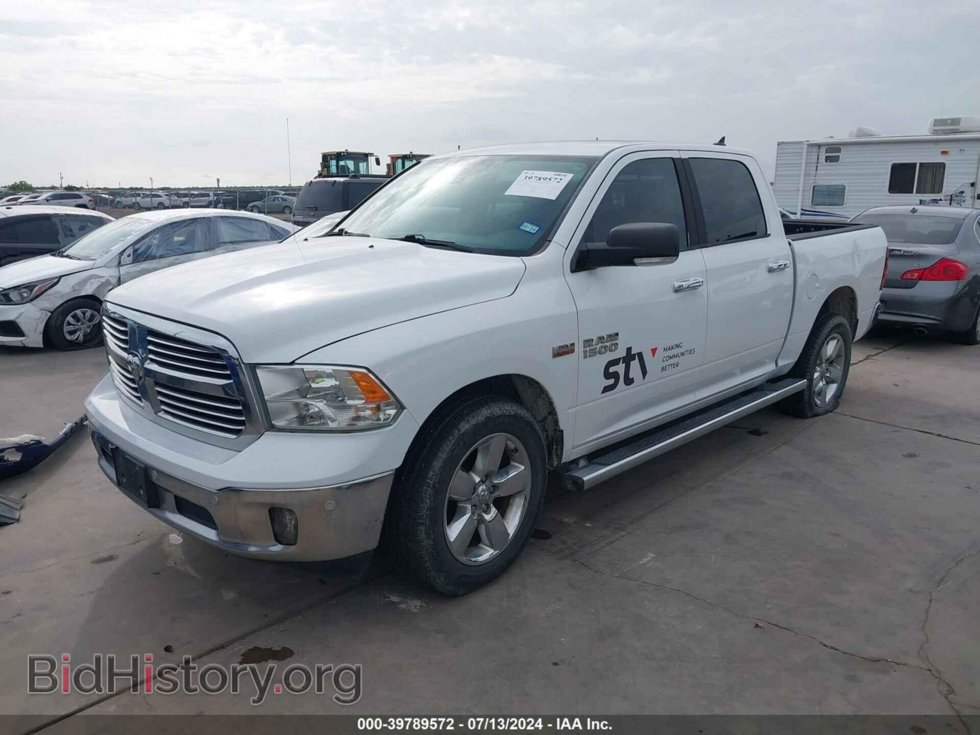 2017 RAM 1500 - VIN: 1C6RR7LT5HS522688 - Фото 2