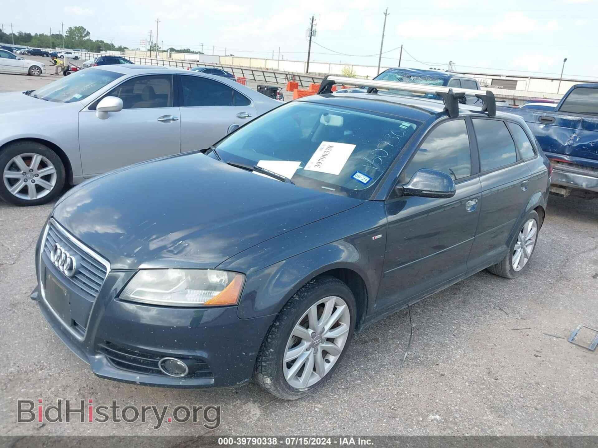 2010 AUDI A3 - VIN: WAUBEAFM3AA150736 - Фото 2