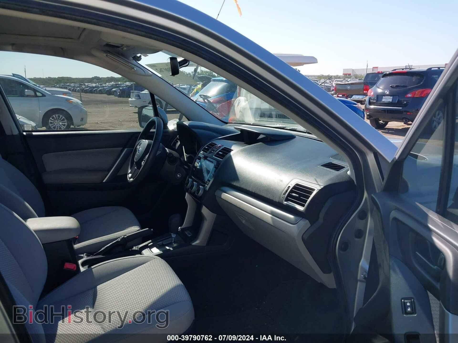2017 SUBARU FORESTER - VIN: JF2SJAEC8HH561706 - Фото 5