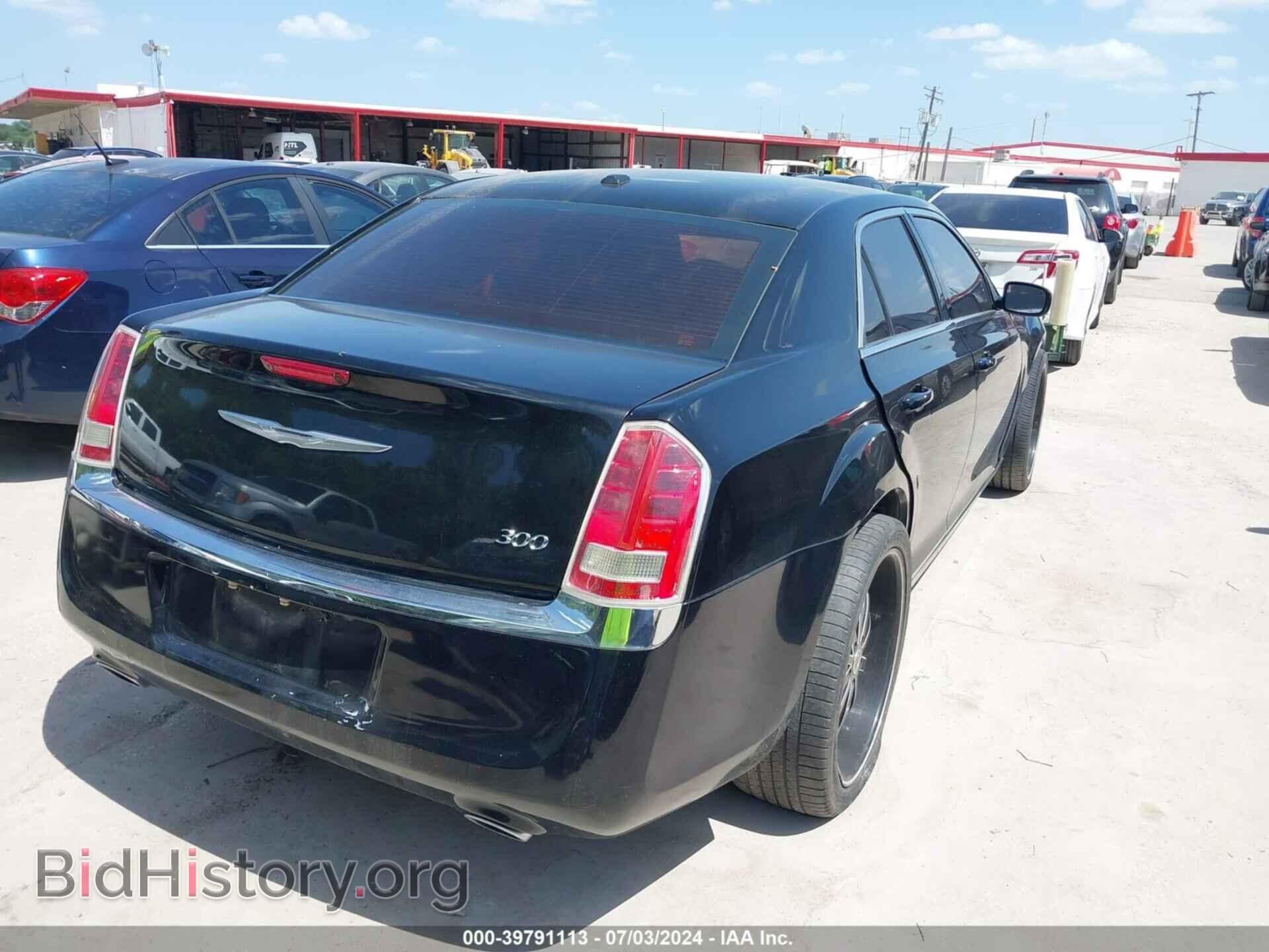 2014 CHRYSLER 300 - VIN: 2C3CCARG5EH297350 - Фото 4